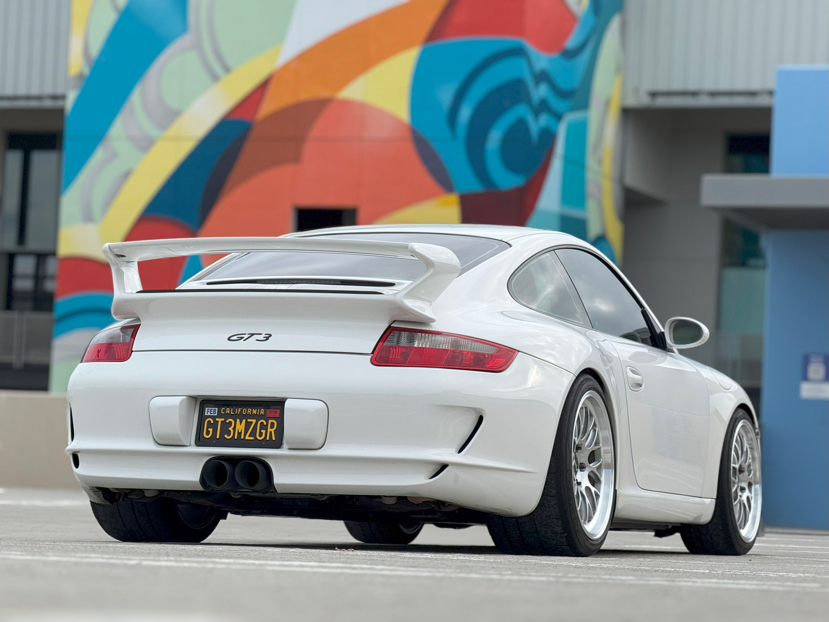 White Porsche 911 997 GT3 with 19" ML-10RT Apex wheels in Machined Lip Brushed Clear