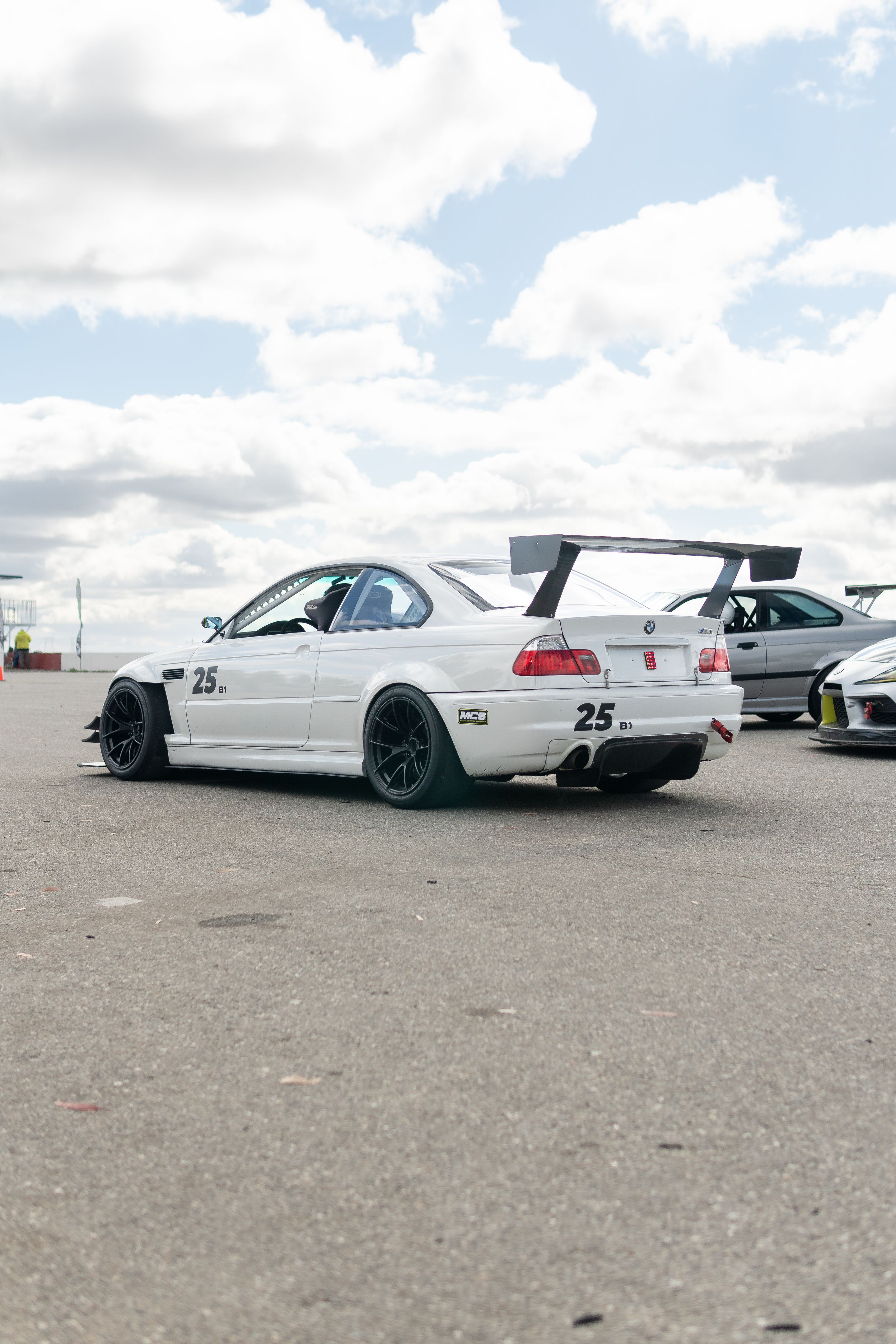 White BMW E46 M3 with 18" VS-5RS Apex wheels in Satin Black