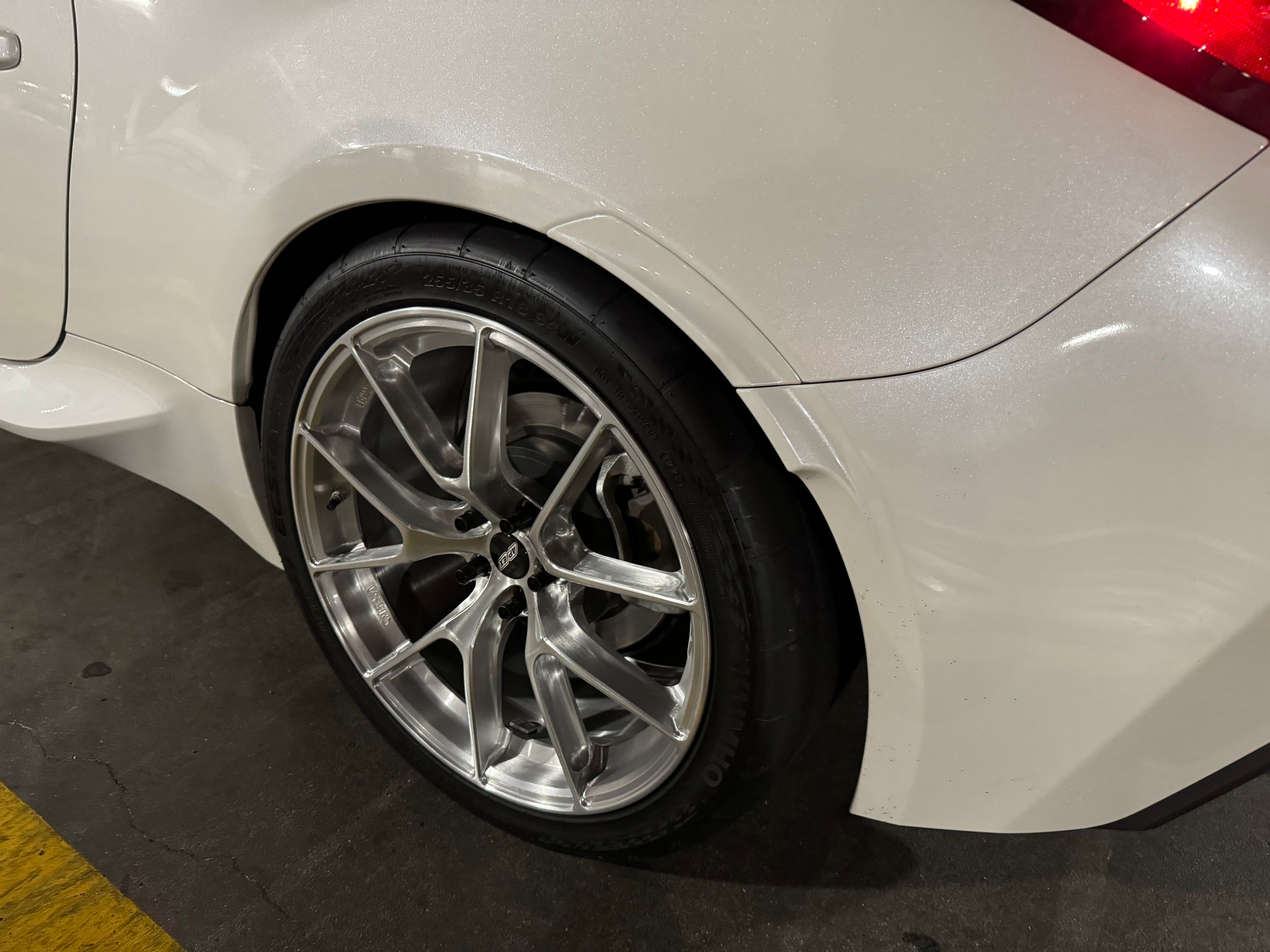 White Toyota GR86 with 18" VS-5RS Apex wheels in Brushed Clear
