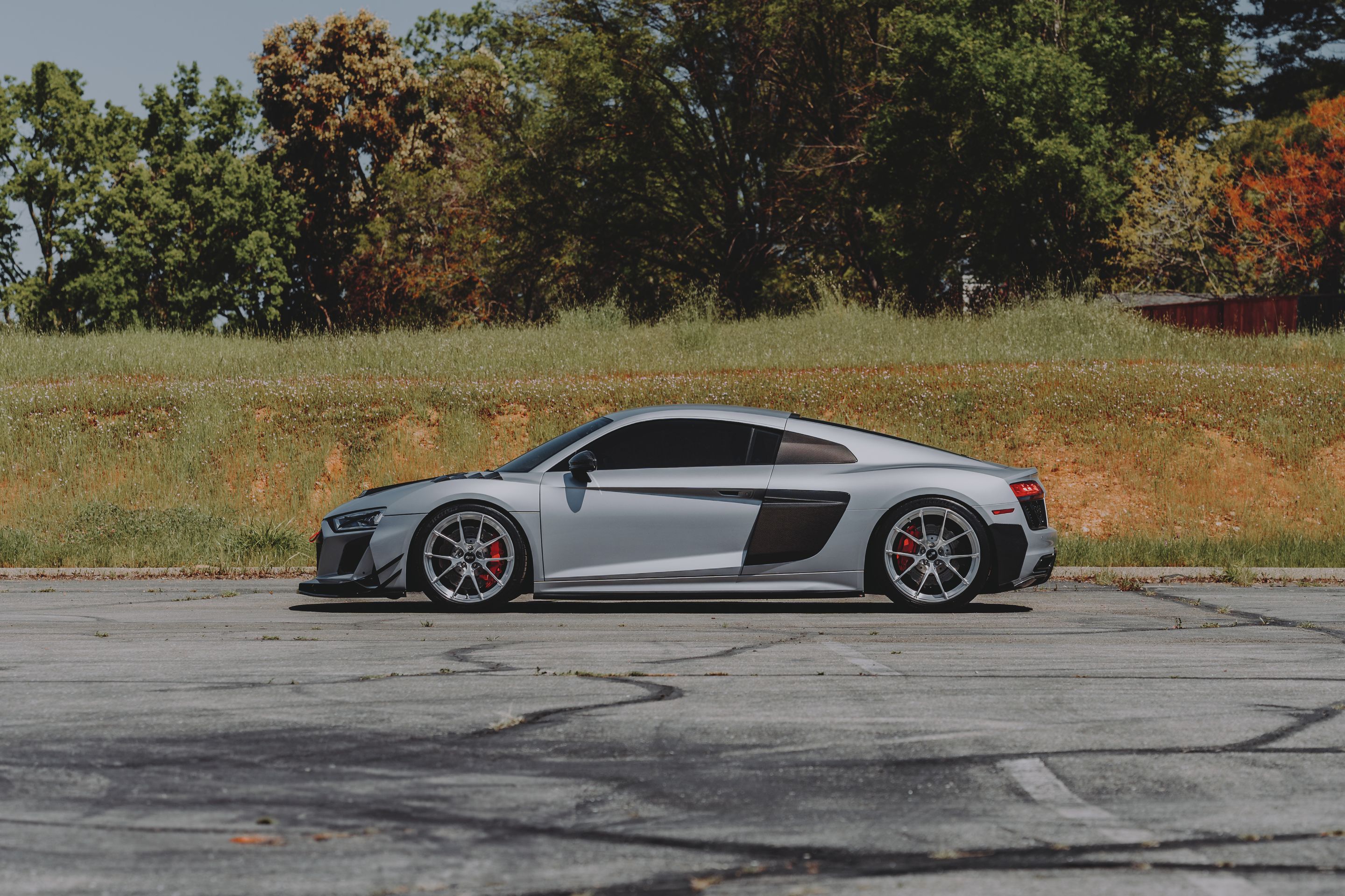Silver Audi Gen 2 R8 with 19"/20" VS-5RS Apex wheels in Brushed Clear