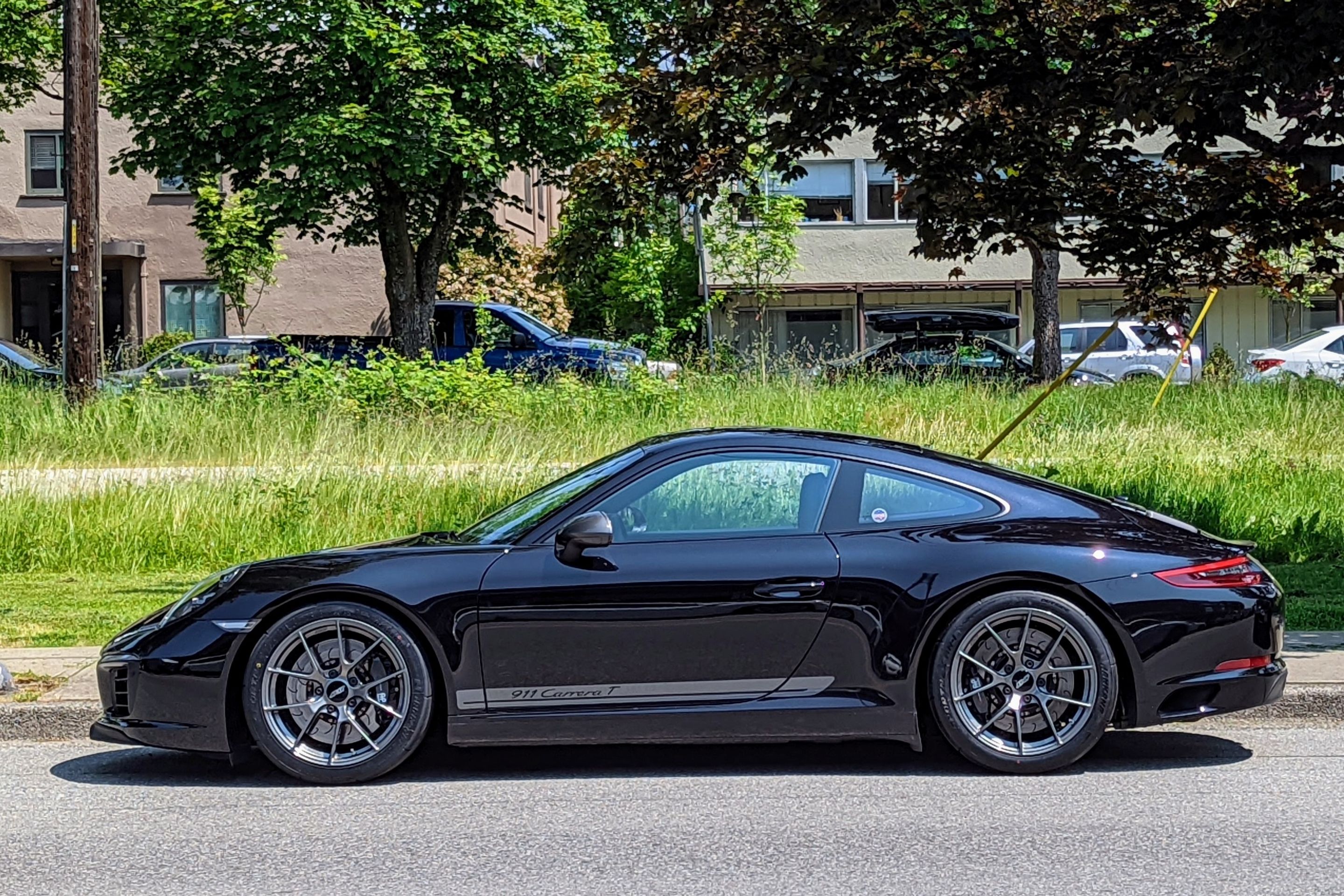 Black Porsche 911 991.2 Carrera T with 19" VS-5RS Apex wheels in Anthracite