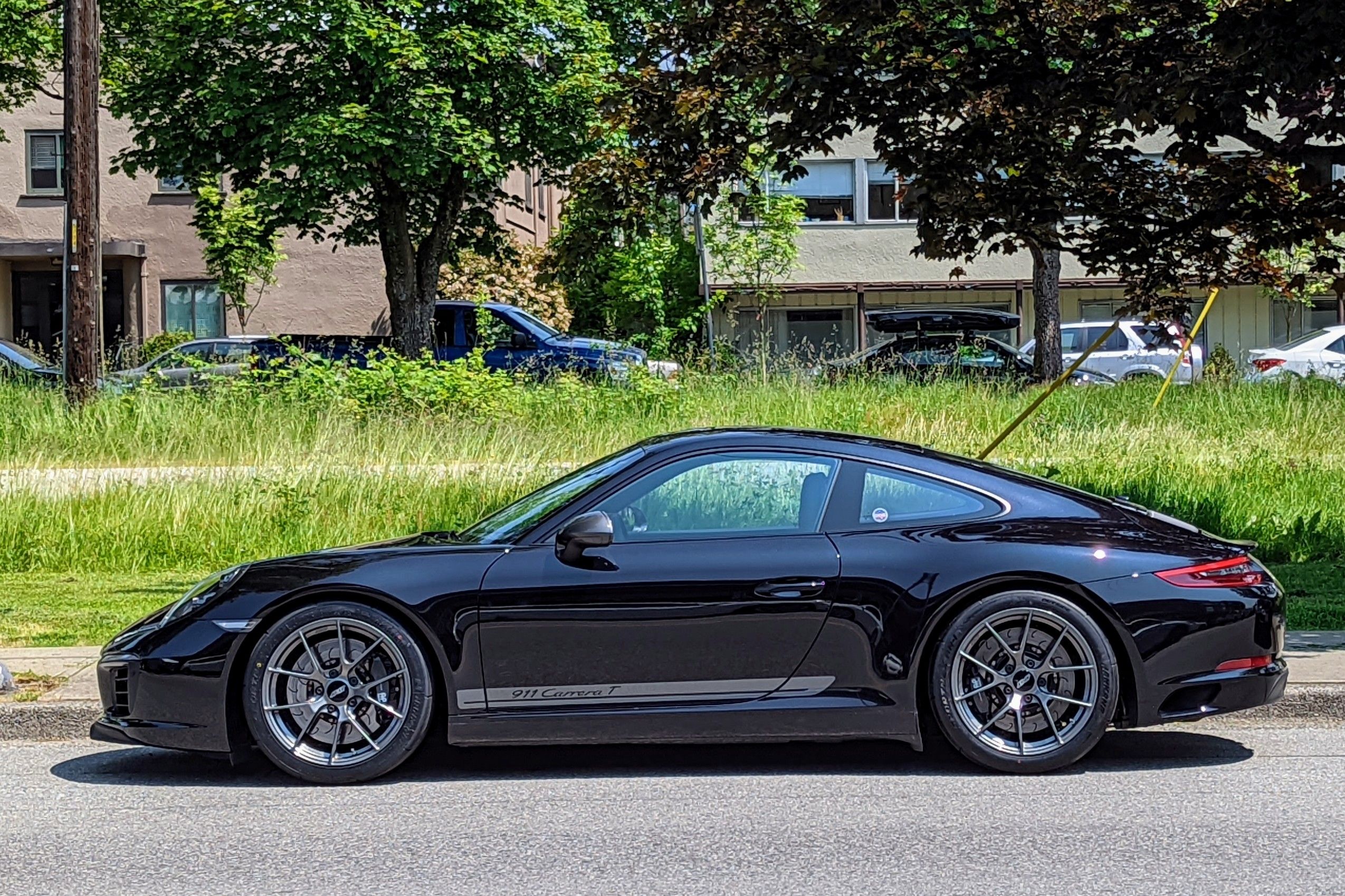 Black Porsche 911 991.2 Carrera T with 19" VS-5RS Apex wheels in Anthracite