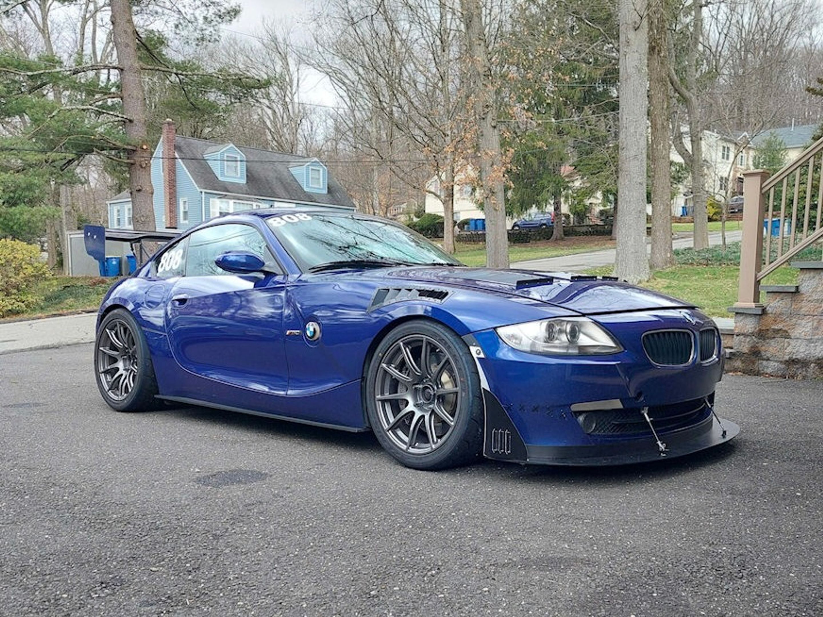 Blue BMW E86 Coupe Z4 with 18" SM-10 Apex wheels in Anthracite