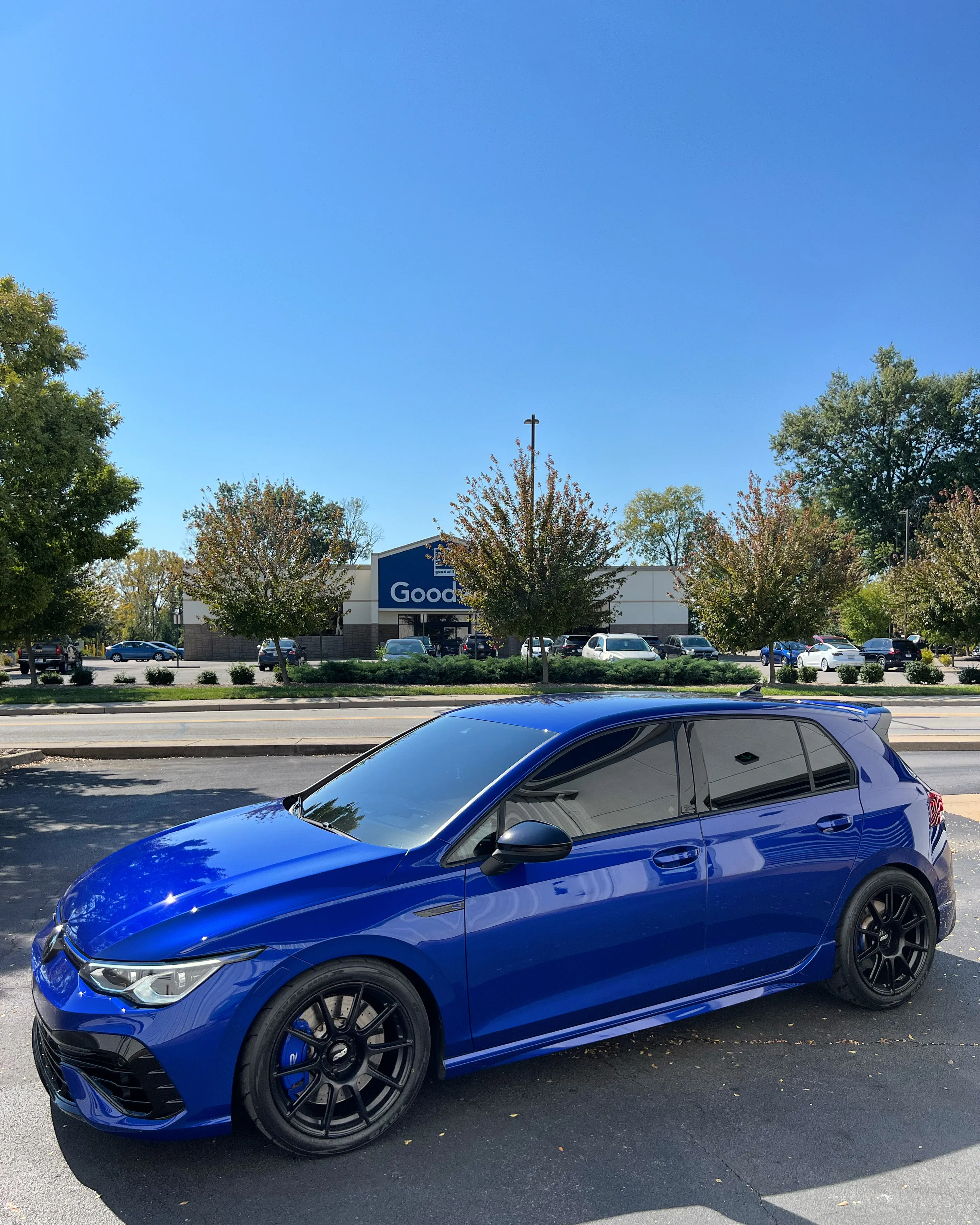 Blue VW MK8 Golf R with 18" SM-10 Apex wheels in Satin Black