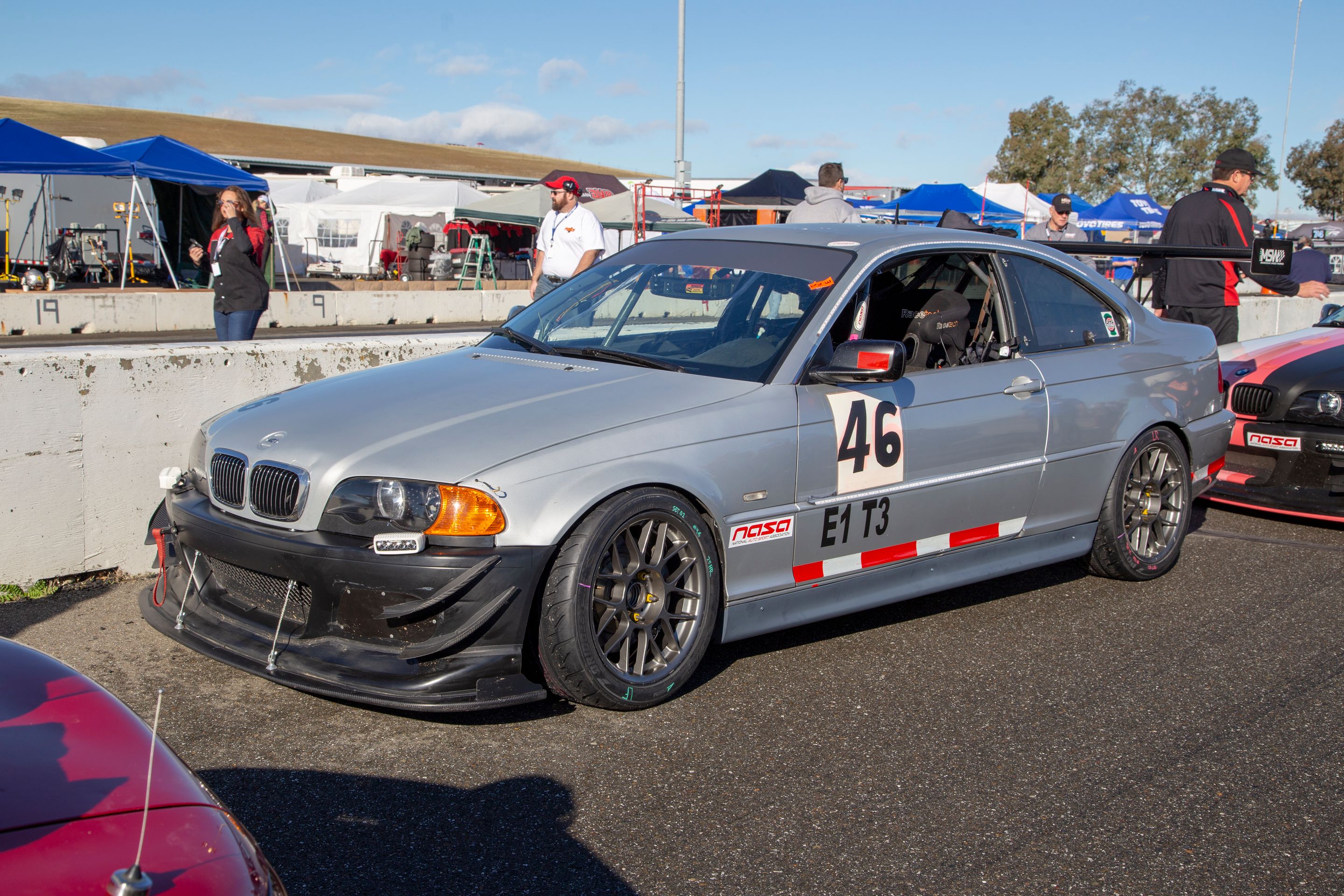 Silver BMW Spec E46 with 17" ARC-8 Apex wheels in Anthracite
