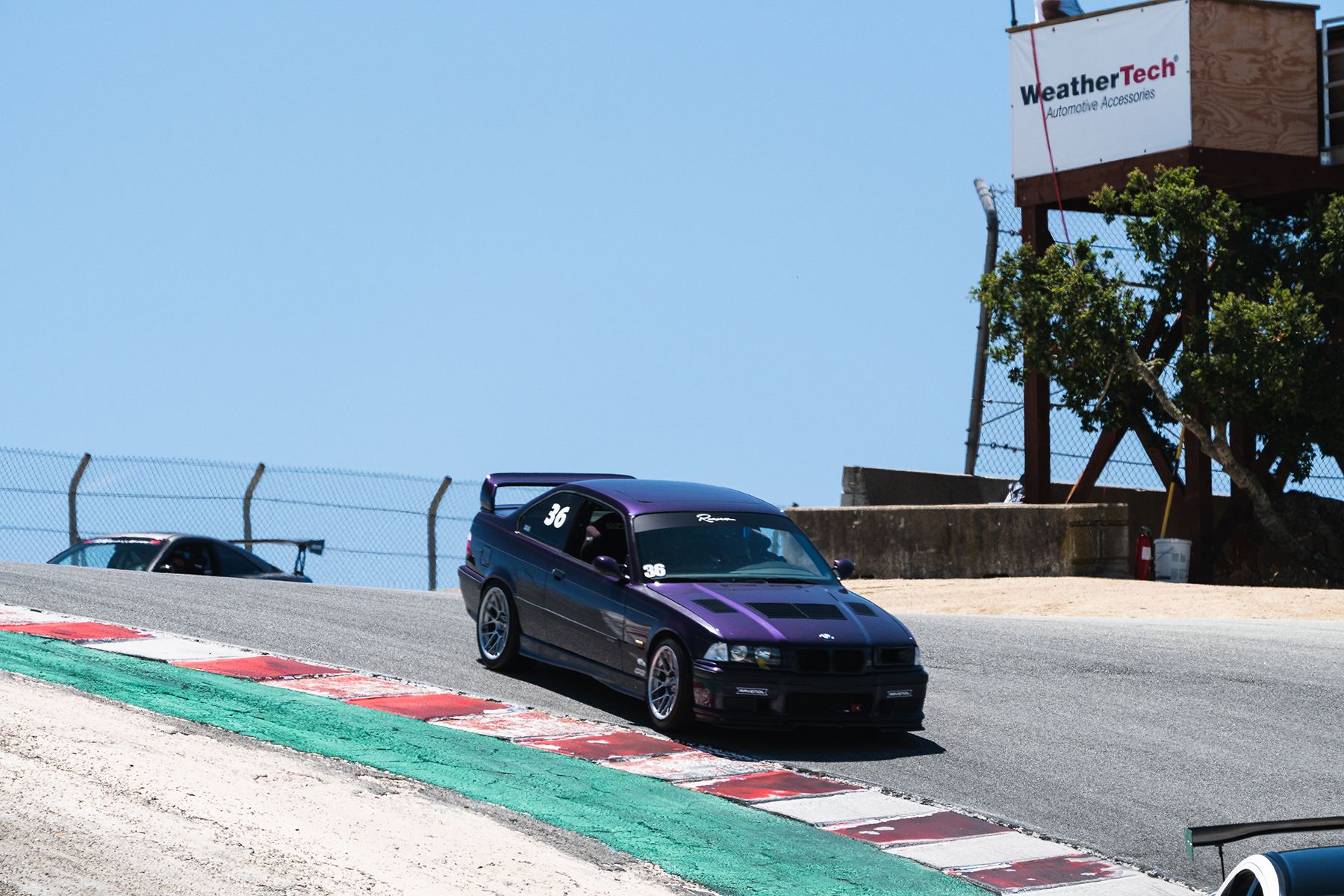White Porsche 911 996 GT2 with 20" FL-5 Apex wheels in Brushed Clear