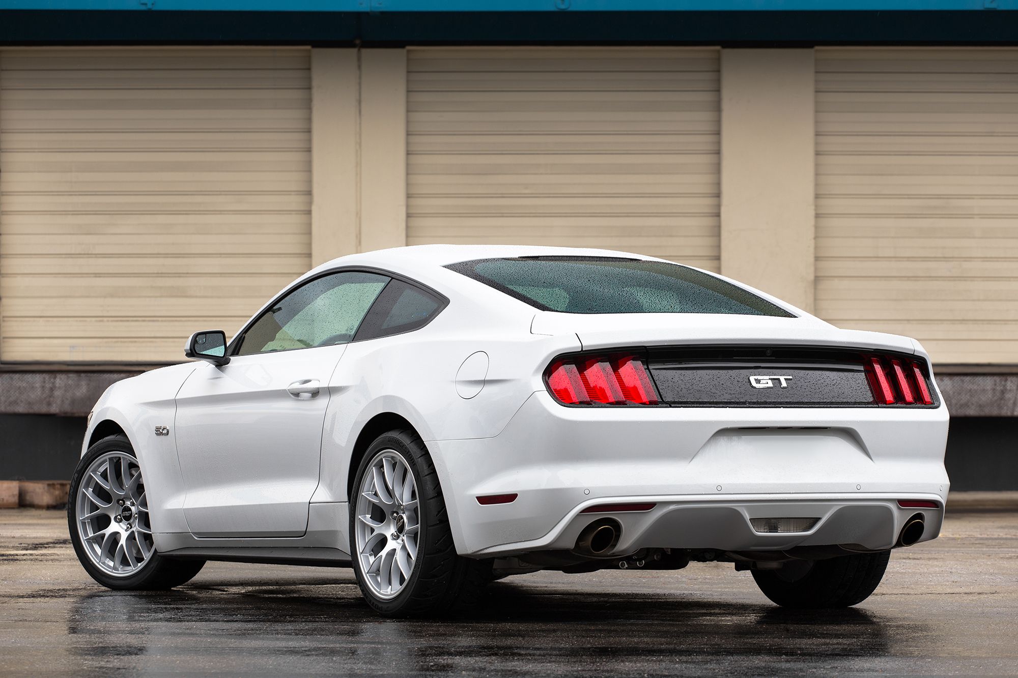White Ford S550 Mustang GT with 19" EC-7 Apex wheels in Race Silver
