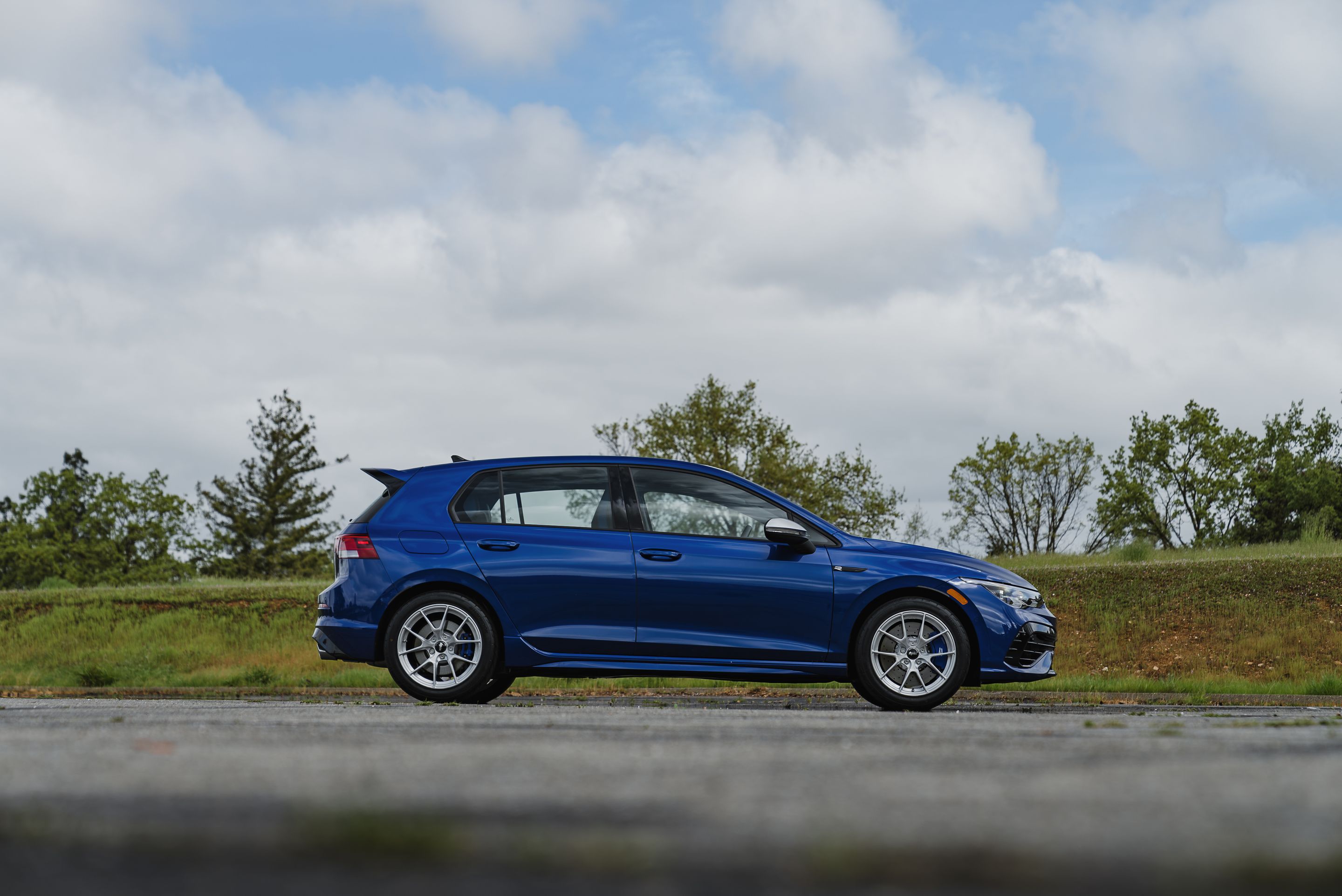 Blue VW MK8 Golf R with 17" VS-5RS Apex wheels in Brushed Clear