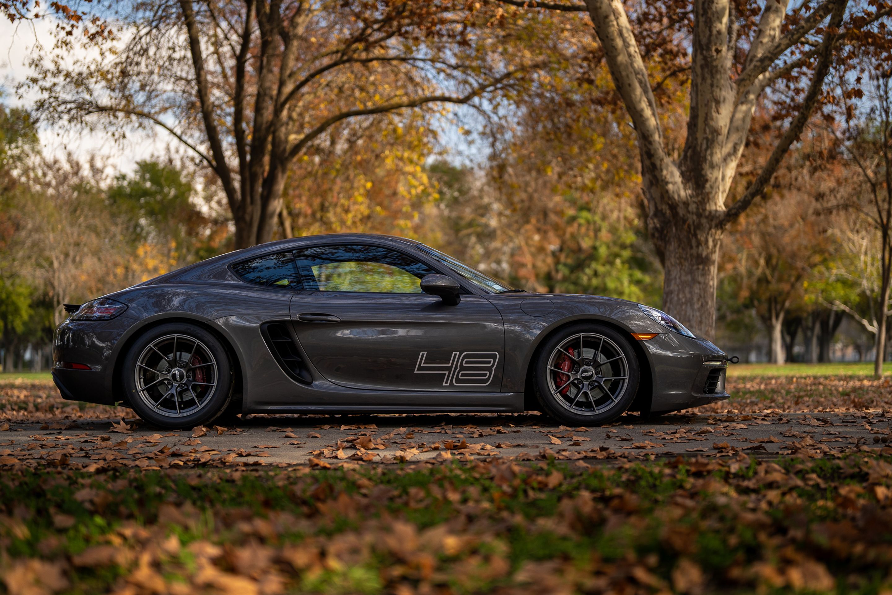 Grey Porsche 718 Cayman S with 18" VS-5RS Apex wheels in Anthracite