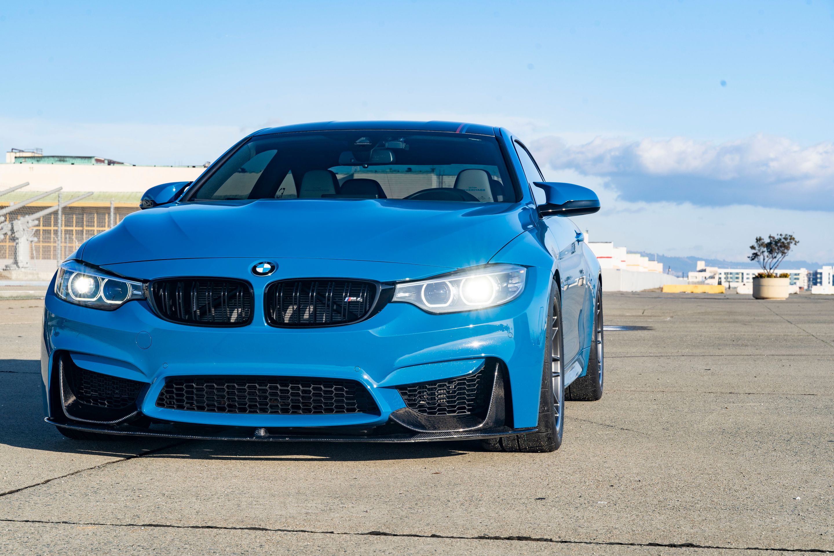 Blue BMW F82 Coupe M4 with 18" ARC-8 Apex wheels in Anthracite