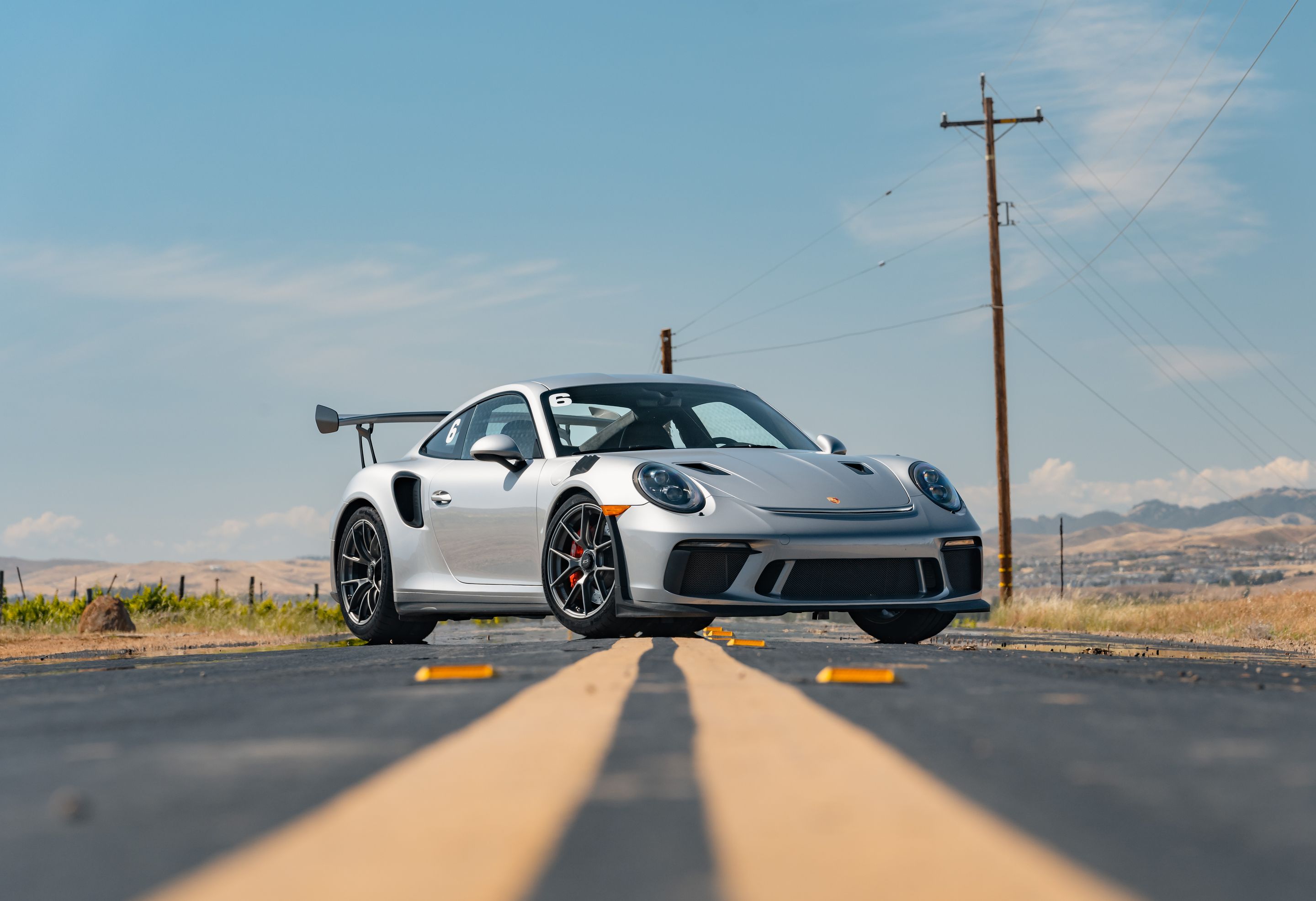 Silver Porsche 911 991.2 GT3 RS with 19" VS-5RS Apex wheels in Anthracite