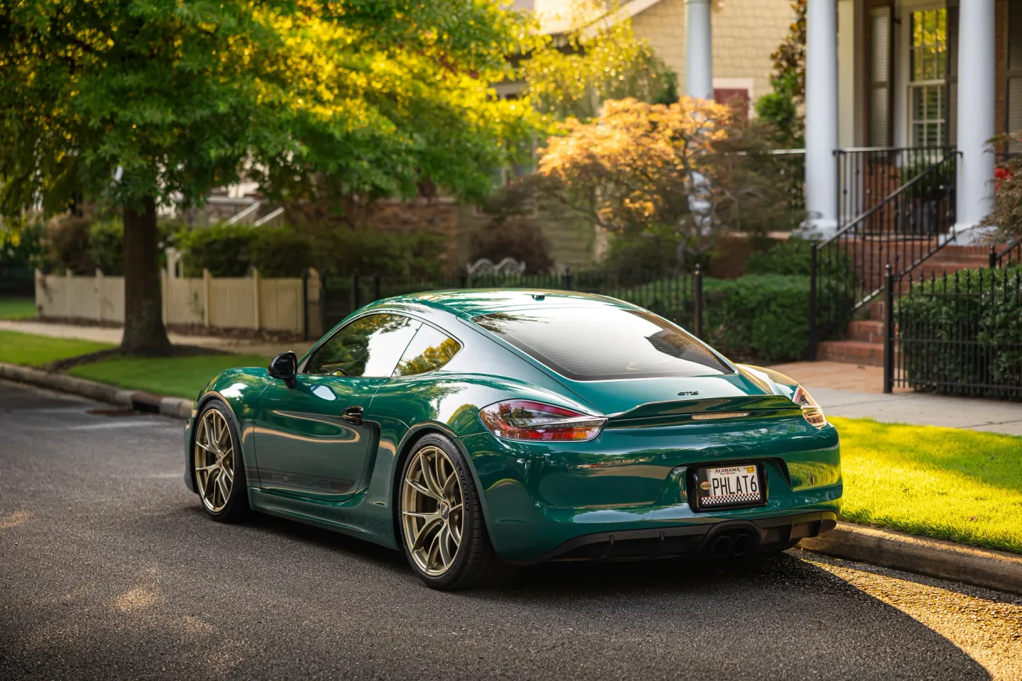 Porsche 981 Cayman GTS with 20