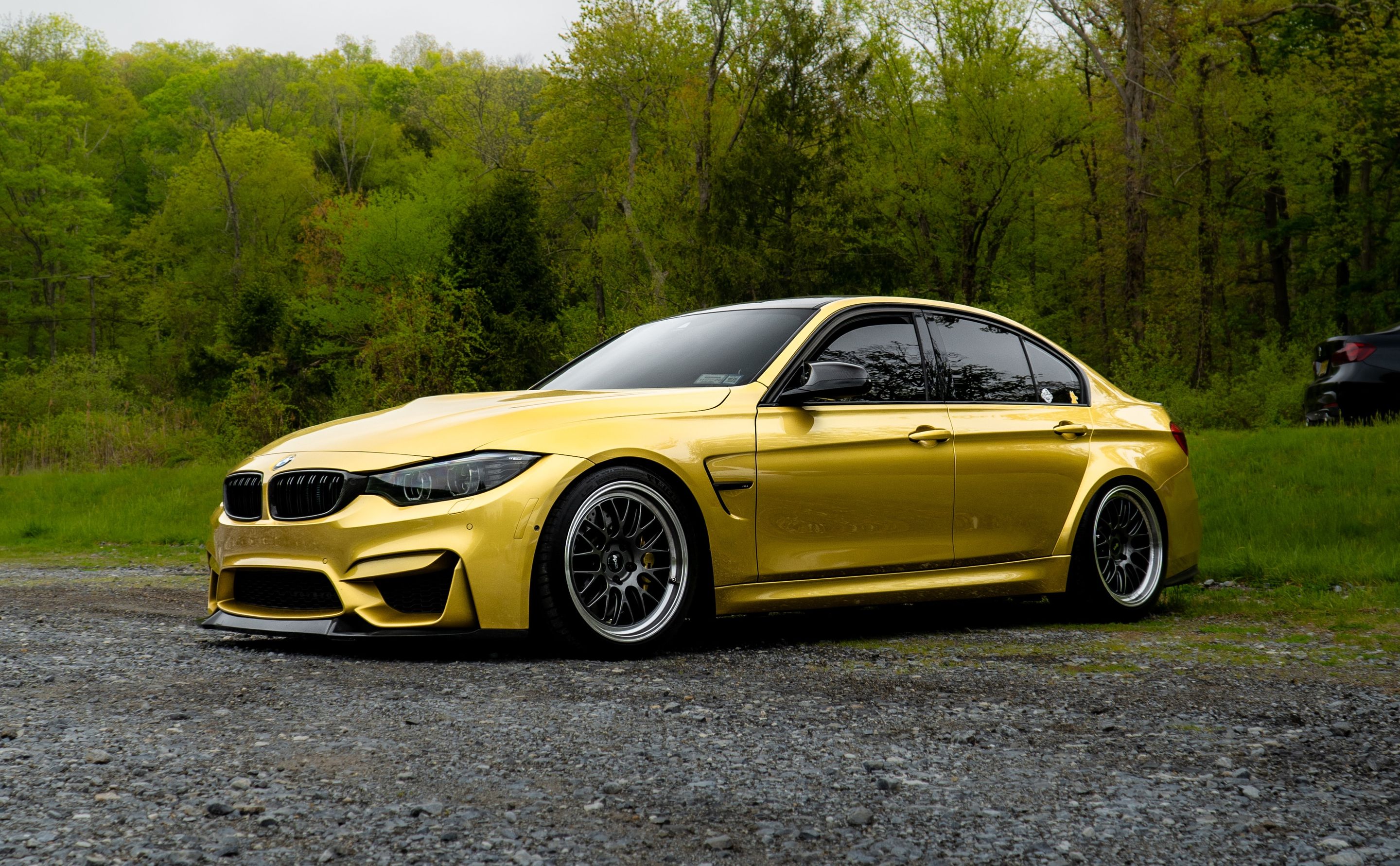 Yellow BMW F80 M3 with 19" ML-10RT Apex wheels in Machined Lip Anthracite
