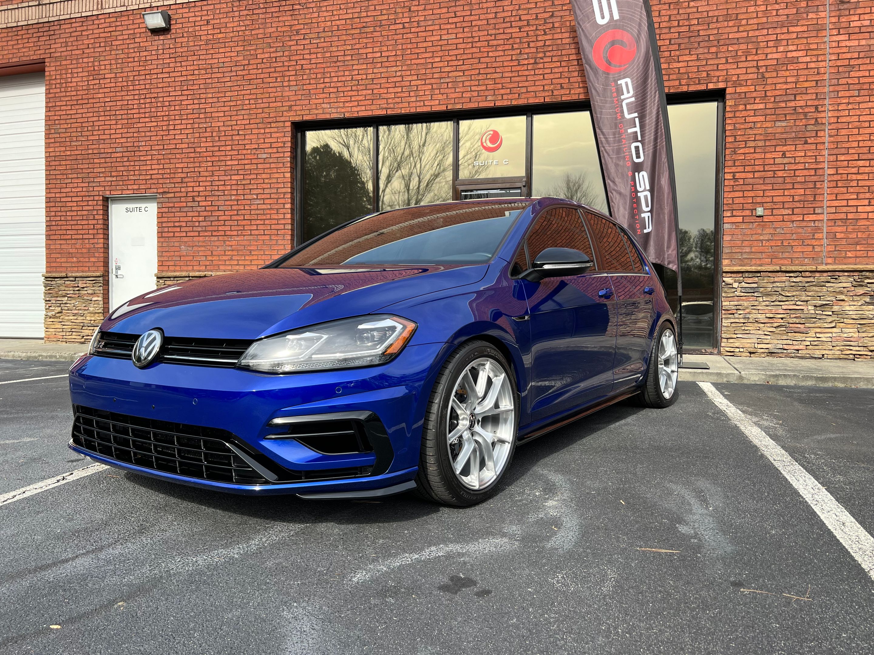 Blue VW MK7 Golf R with 18" VS-5RS Apex wheels in Brushed Clear