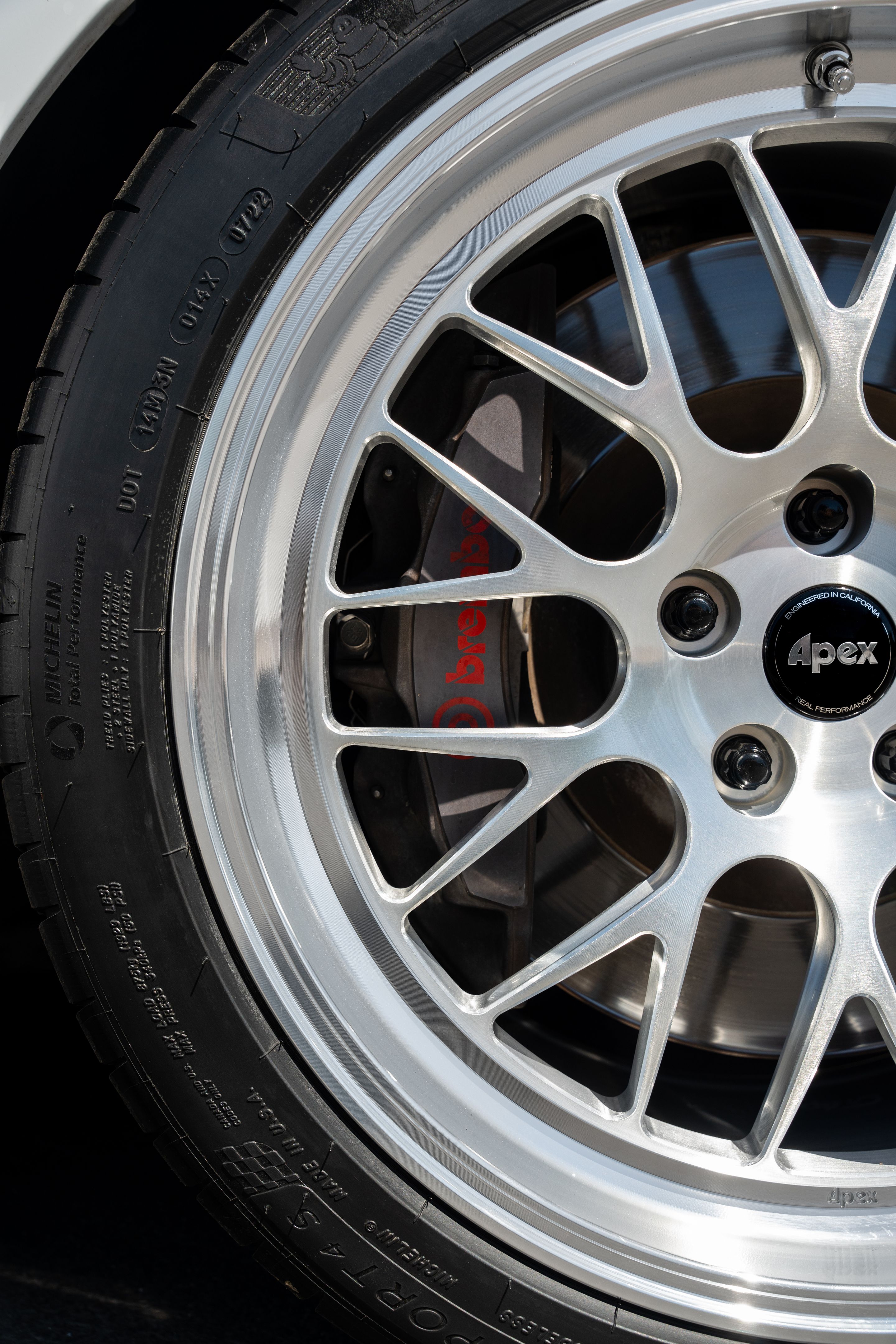 White Ford S550 Mustang GT with 19" ML-10RT Apex wheels in Machined Lip Brushed Clear