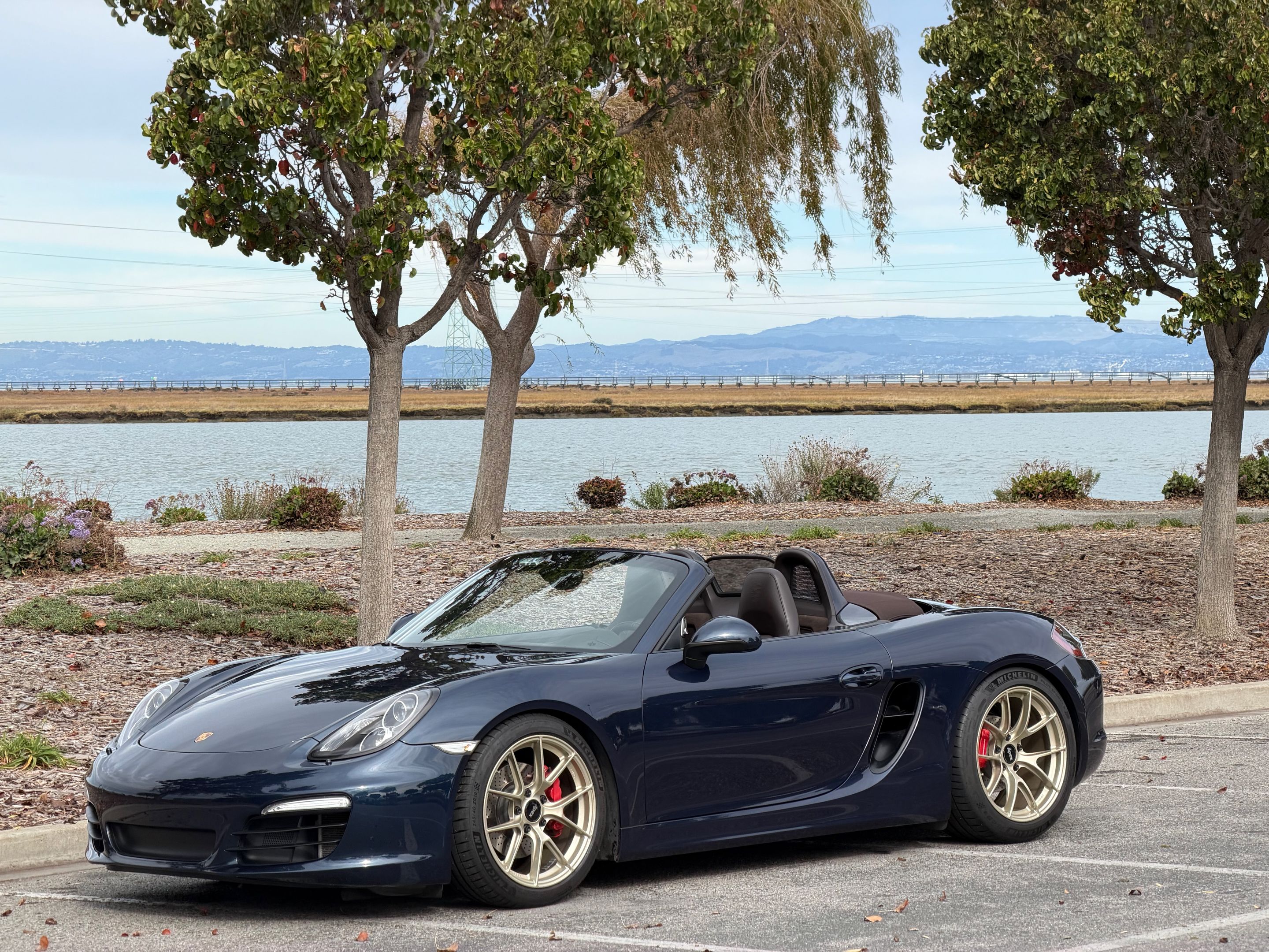 Blue Porsche 981 Boxster S with 19" VS-5RS Apex wheels in Motorsport Gold