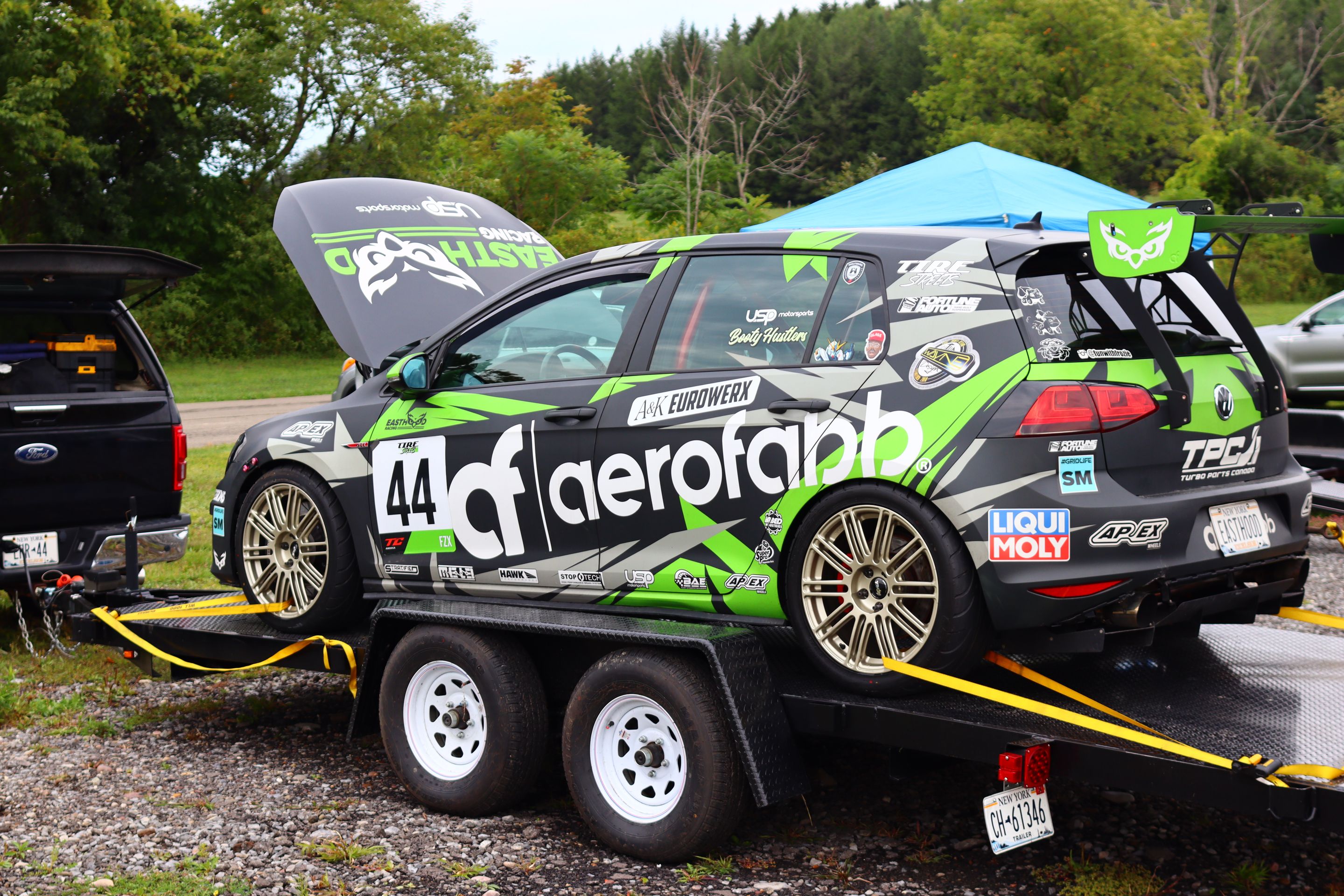 Race Livery VW MK7 GTI with 18" TC-10RT Apex wheels in Motorsport Gold