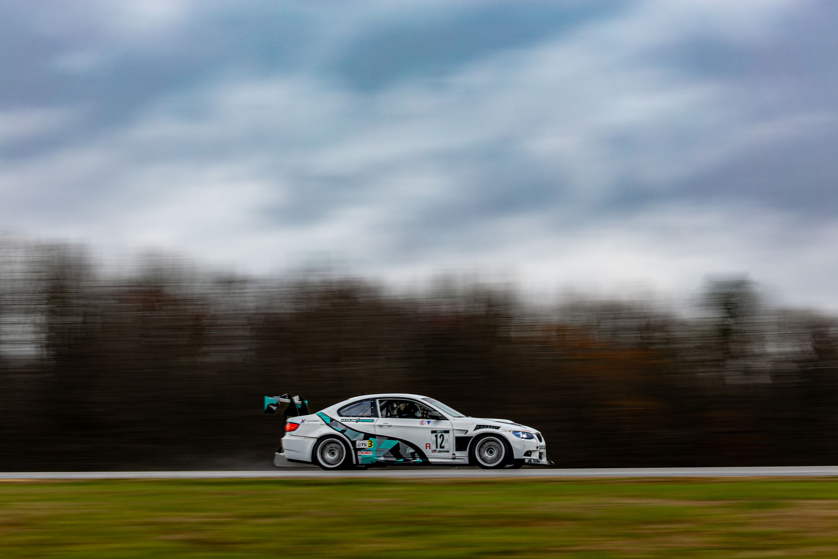 White BMW E92 Coupe M3 with 18" VS-5RS Apex wheels in Brushed Clear