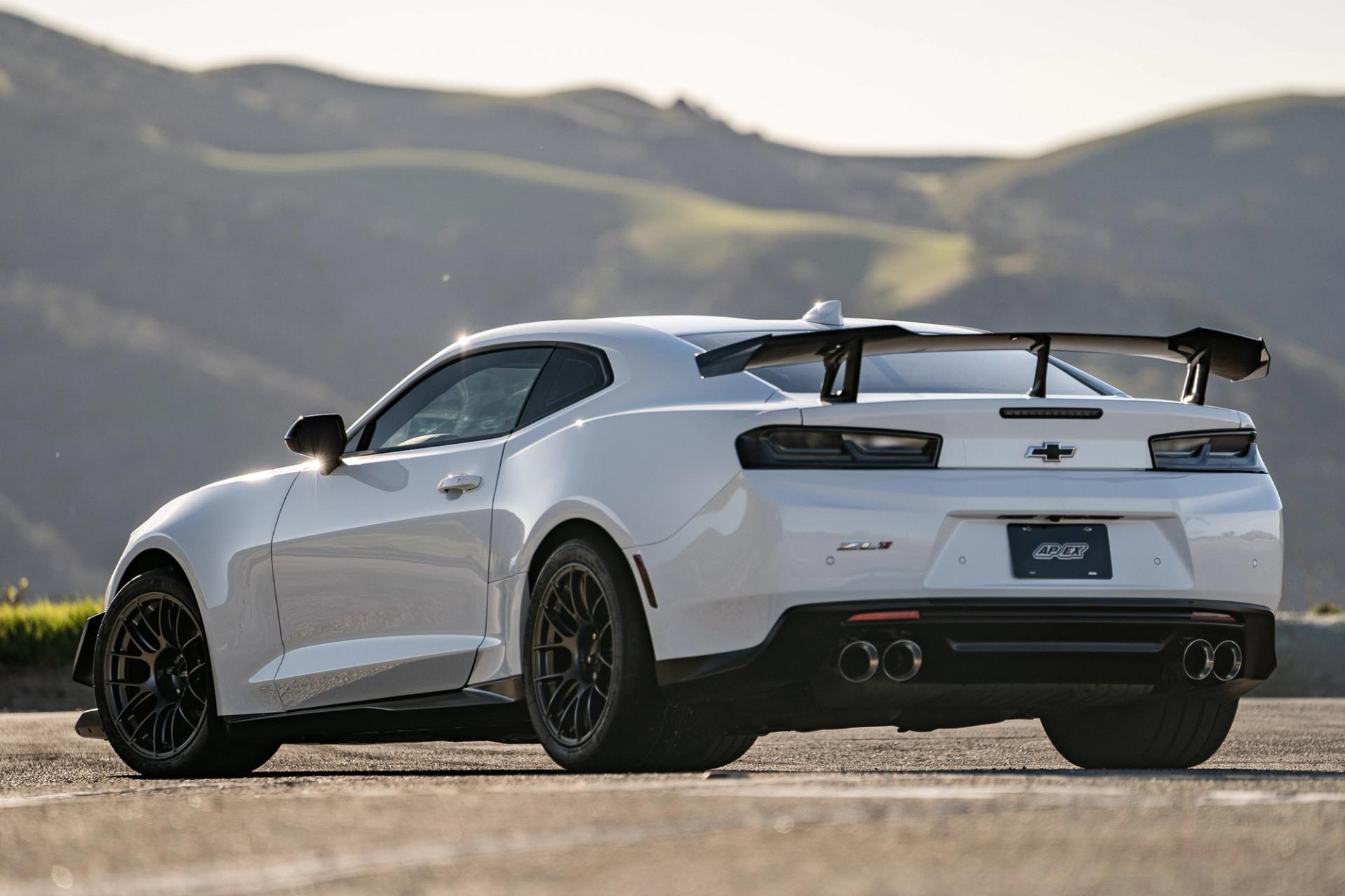 Chevrolet 6th Gen Camaro ZL1 1LE with 18