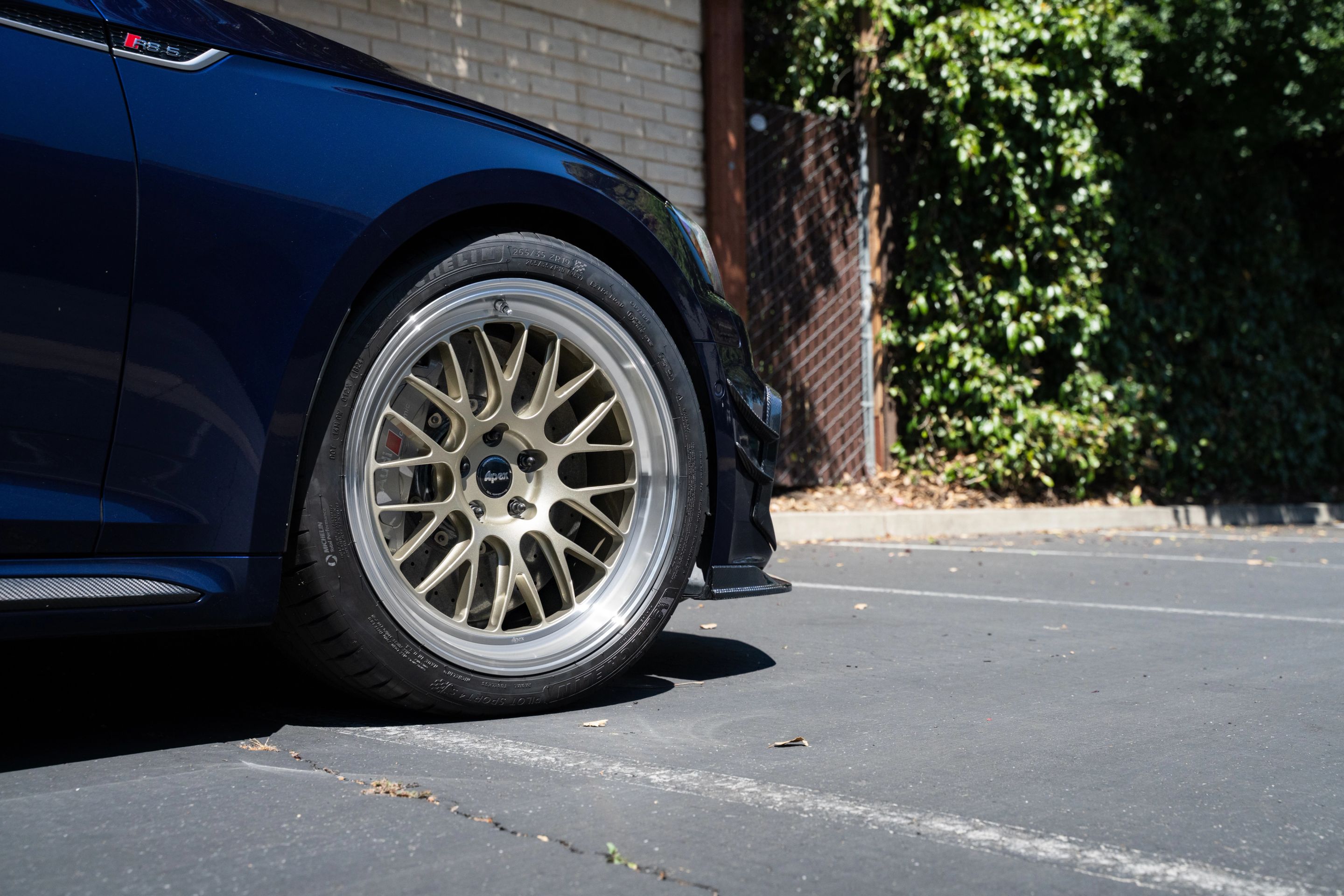 Blue Audi B9 RS 5 Sportback with 19" ML-10RT Apex wheels in Machined Lip Gloss Motorsport Gold