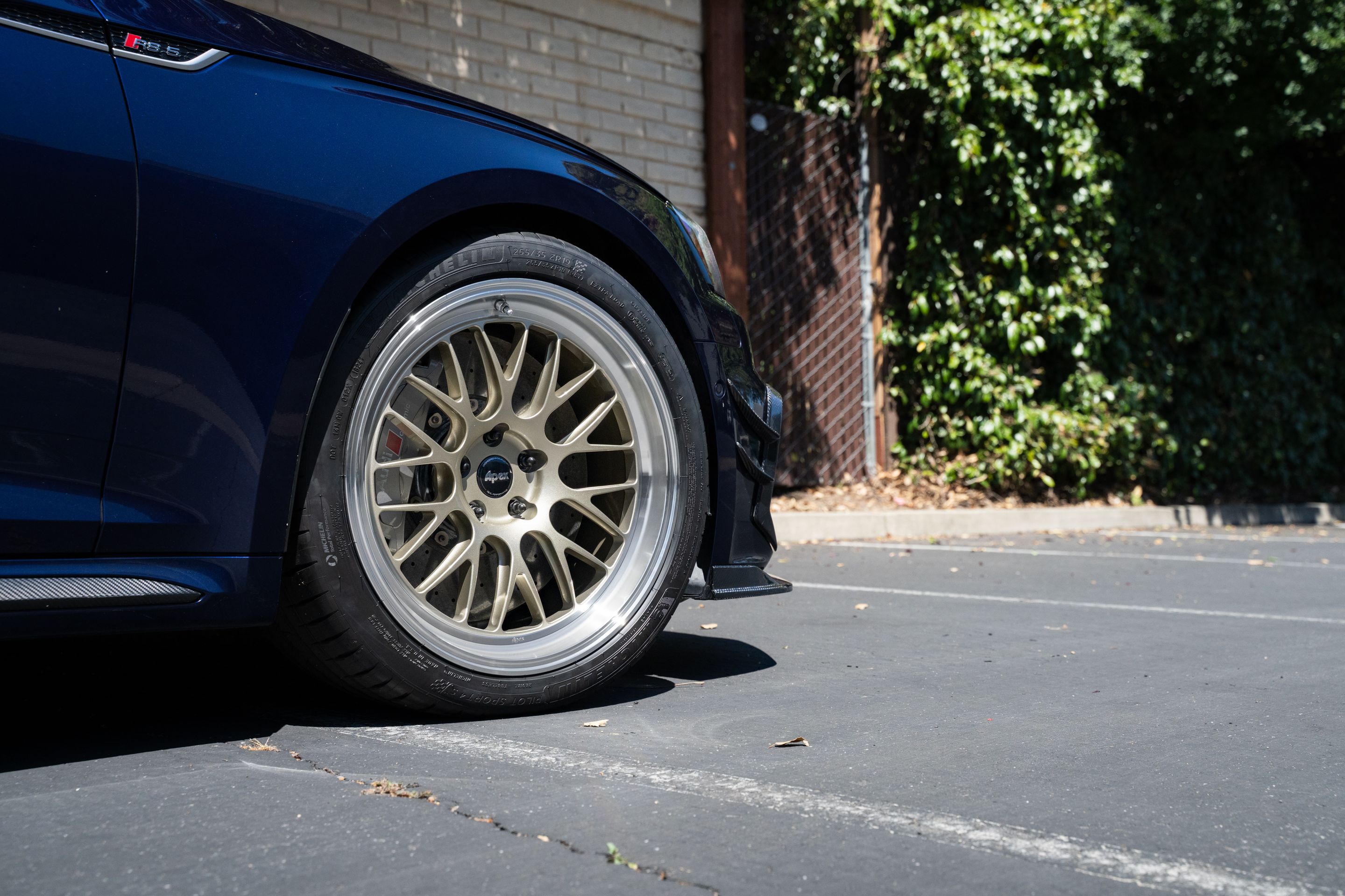 Blue Audi B9 RS 5 Sportback with 19" ML-10RT Apex wheels in Machined Lip Gloss Motorsport Gold