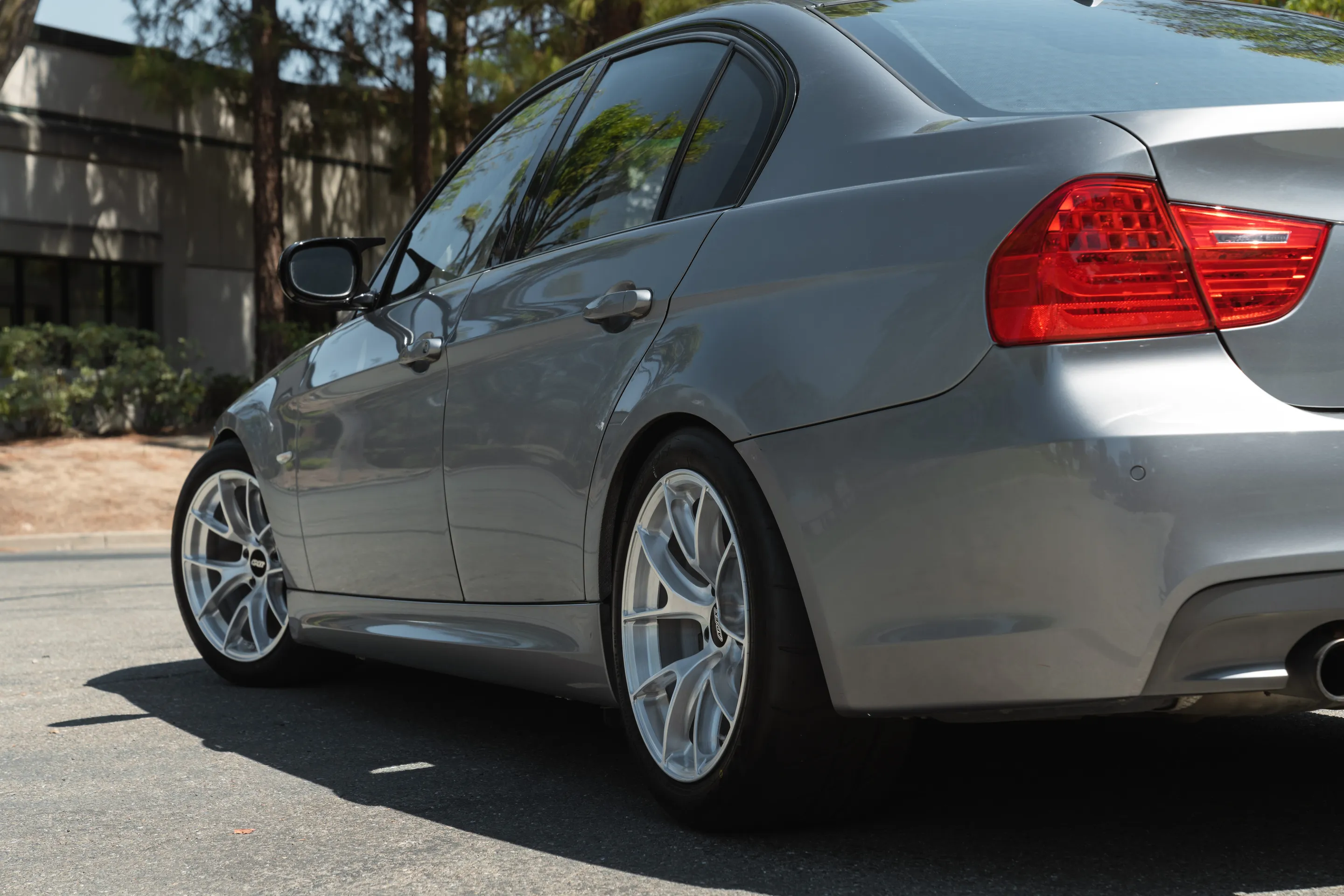 BMW E90 LCI Sedan 3 Series with 17