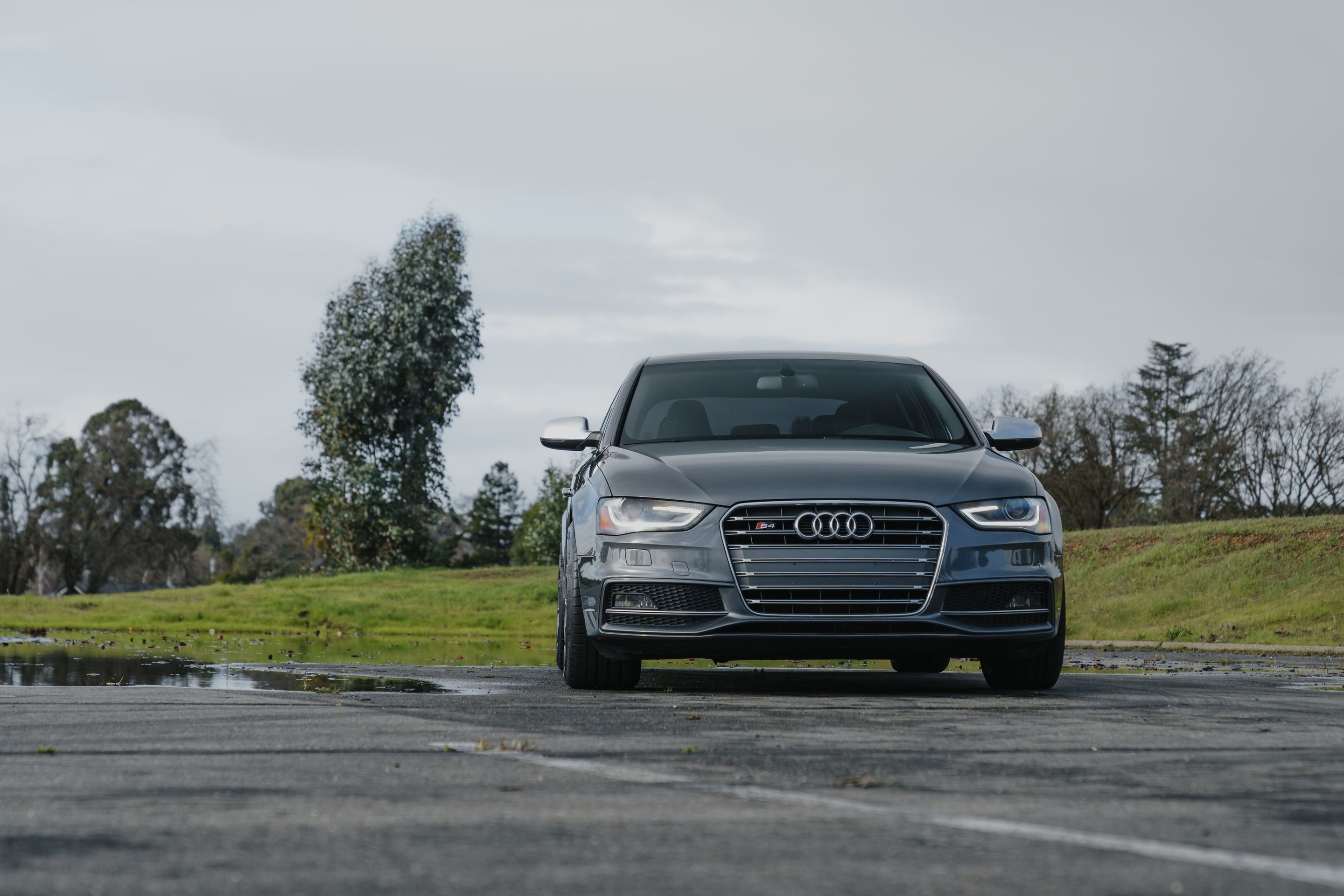 Grey Audi B8 S4 with 19" VS-5RS Apex wheels in Anthracite