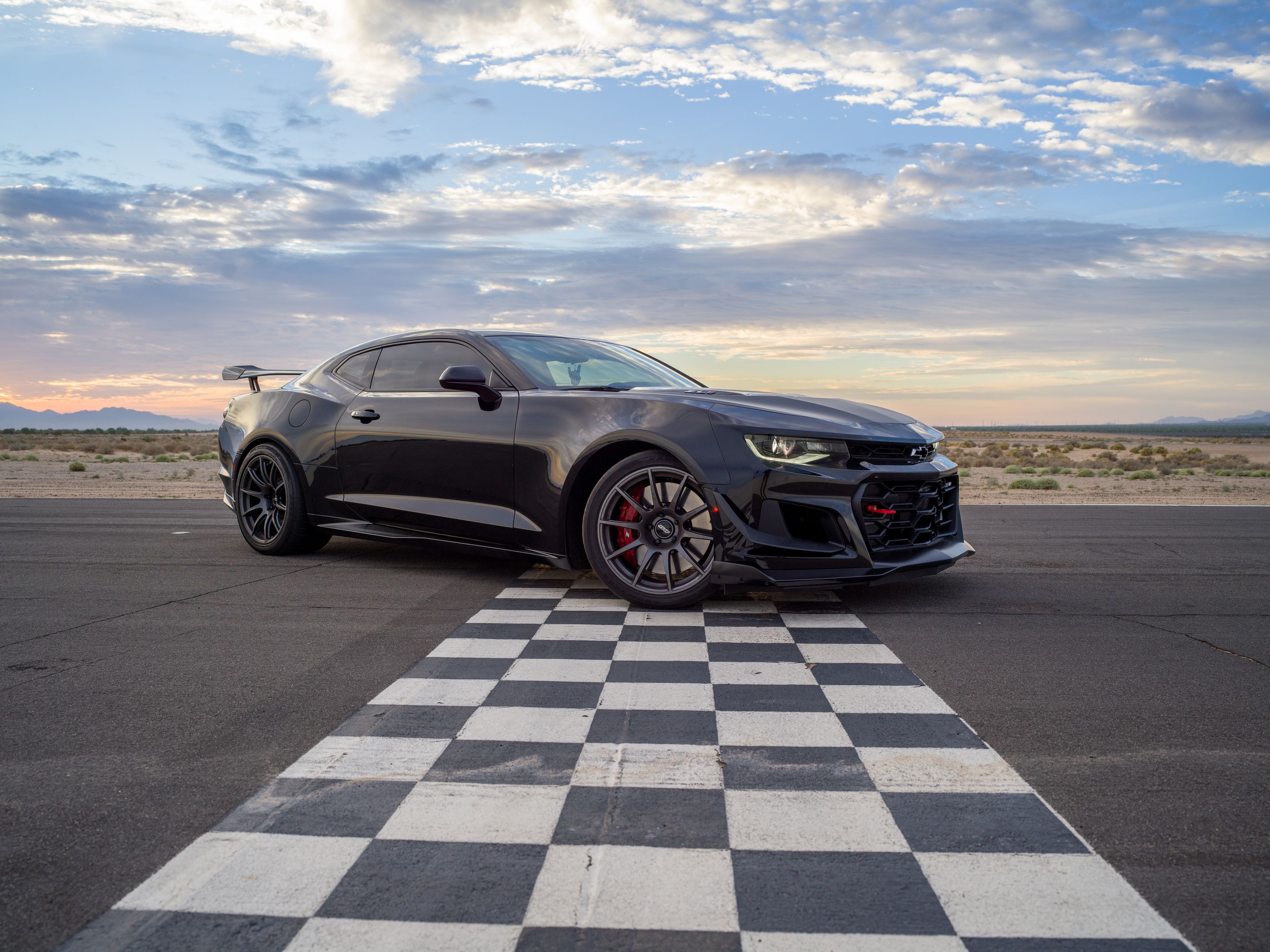 Black Chevrolet 6th Gen Camaro ZL1 1LE with 19" SM-10 Apex wheels in Anthracite
