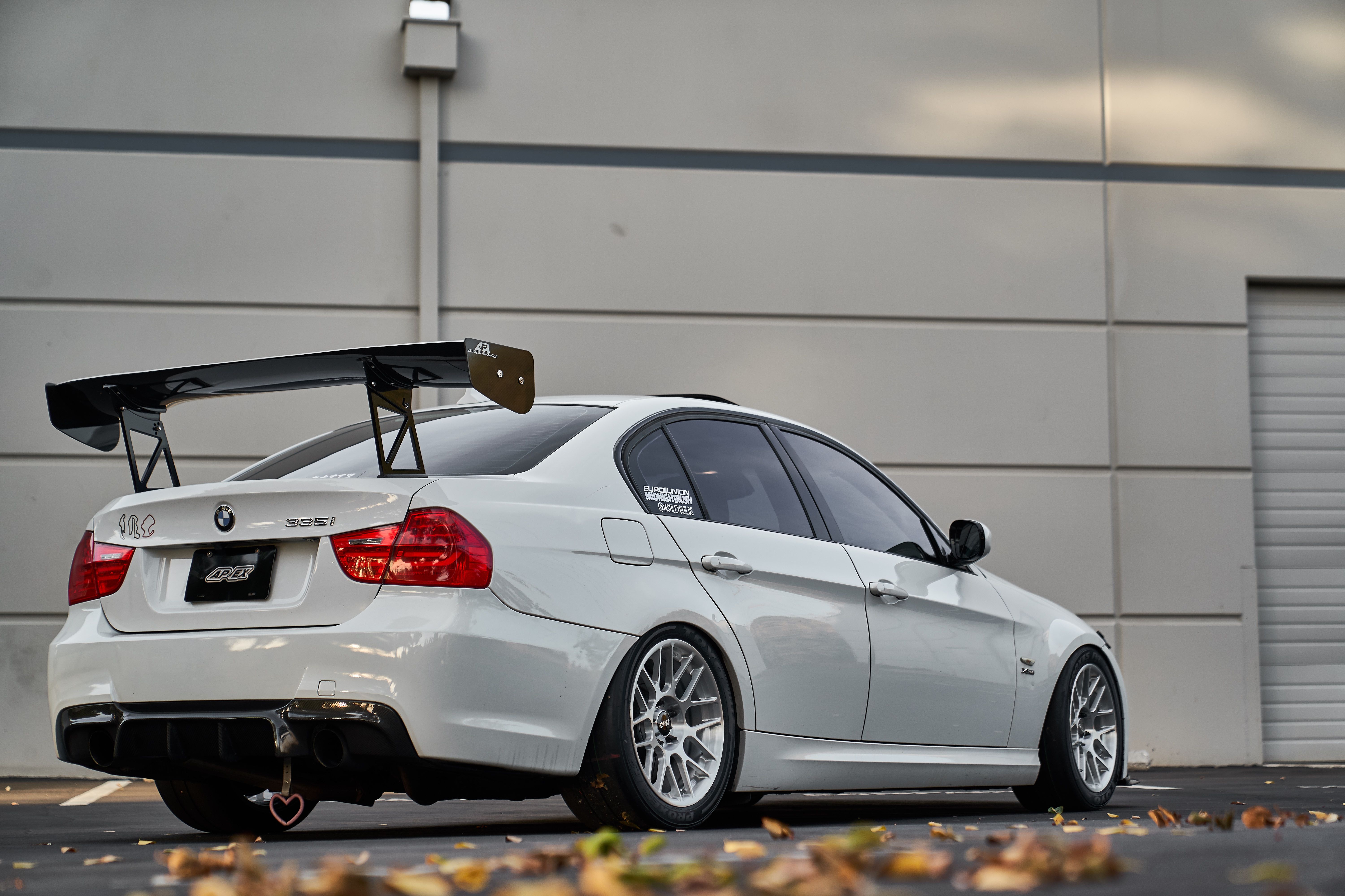 BMW E90 LCI Sedan 3 Series with 17