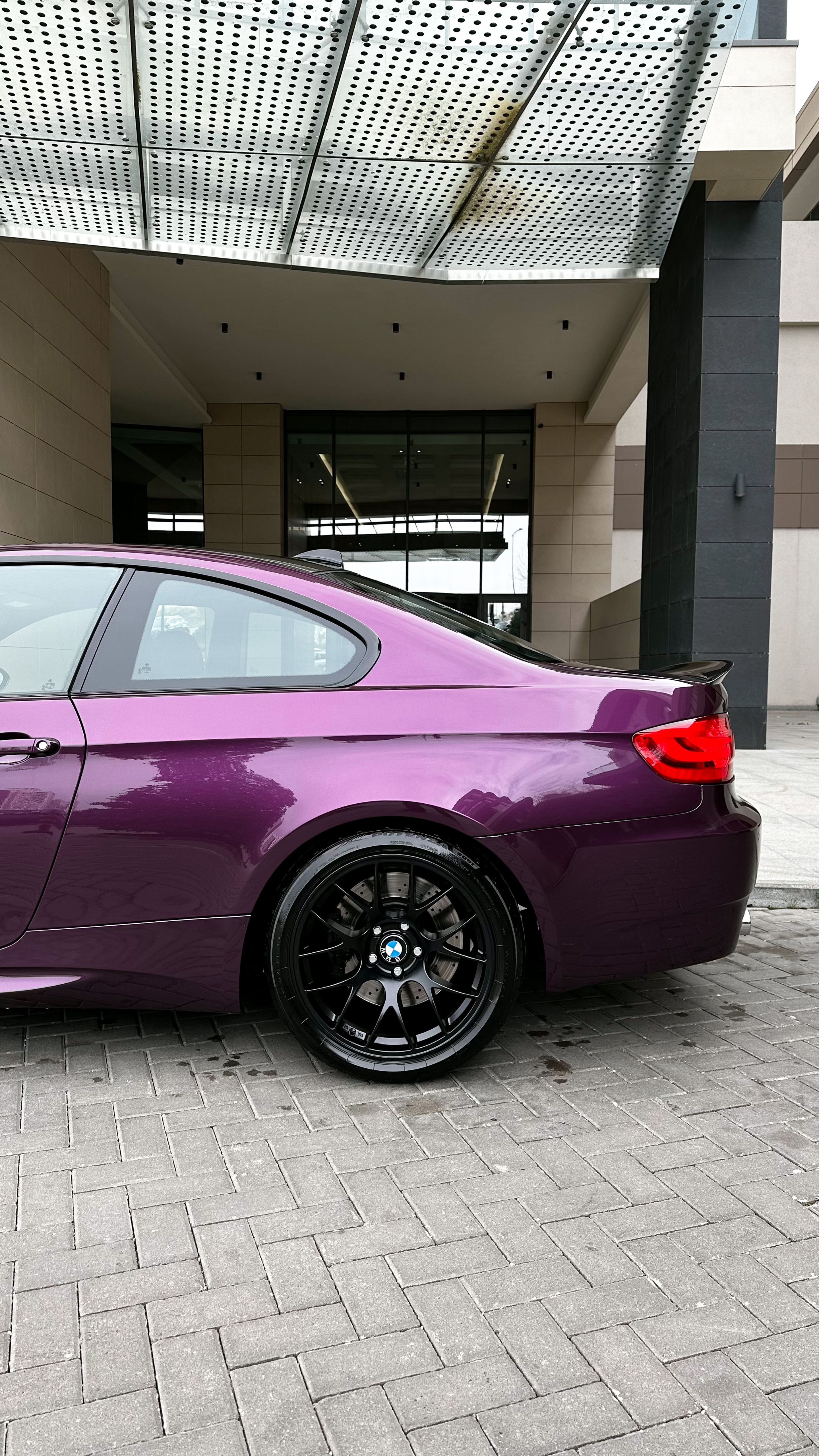 Purple BMW E92 Coupe M3 with 18" EC-7 Apex wheels in Satin Black