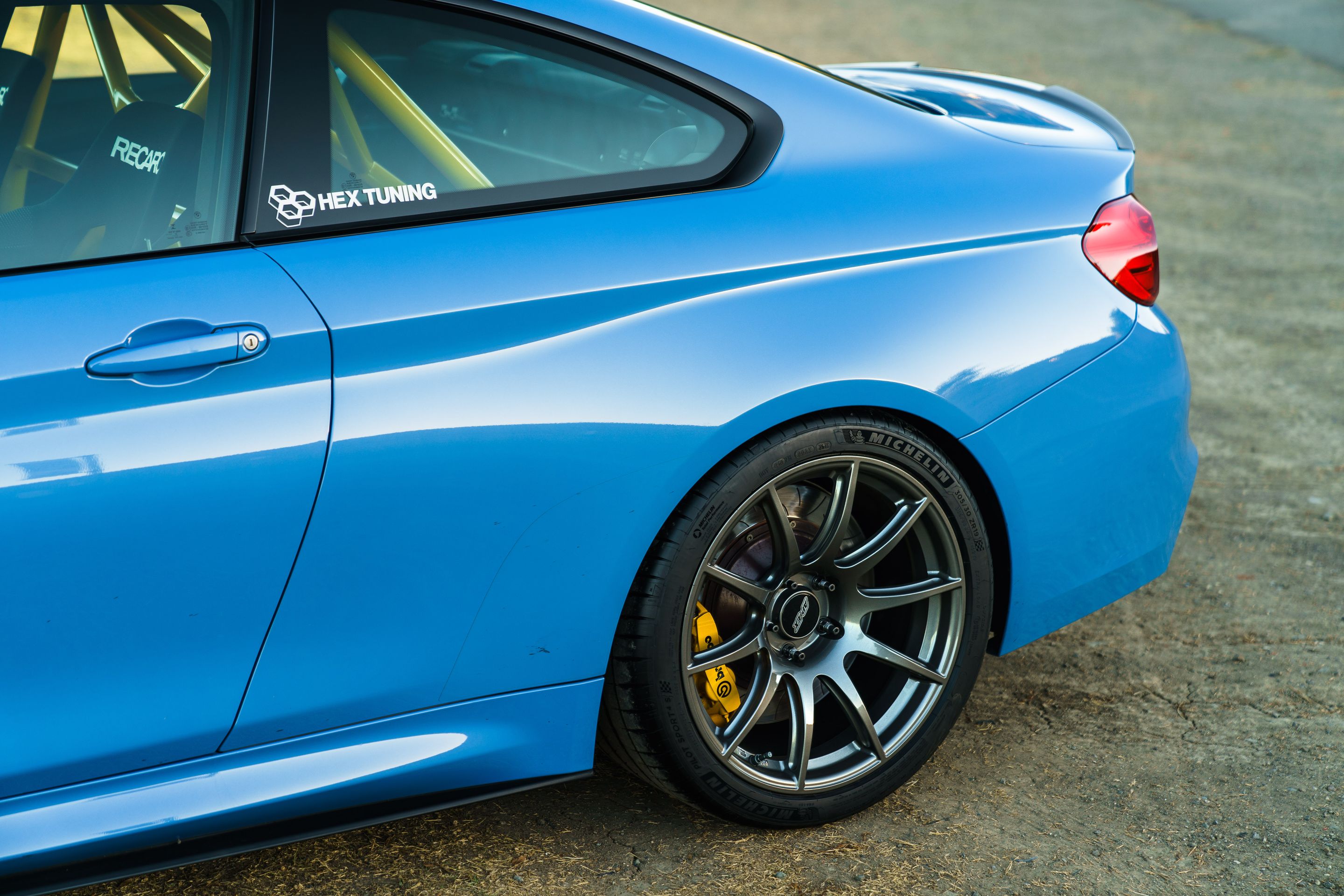 Blue BMW F82 Coupe M4 with 19" SM-10 Apex wheels in Anthracite