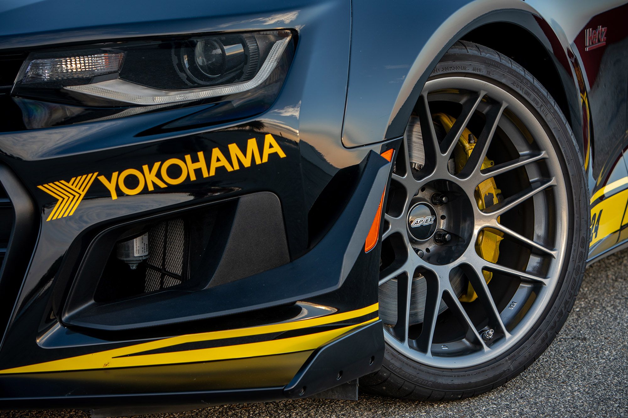 Black Chevrolet 6th Gen Camaro ZL1 1LE with 19" ARC-8 Apex wheels in Anthracite