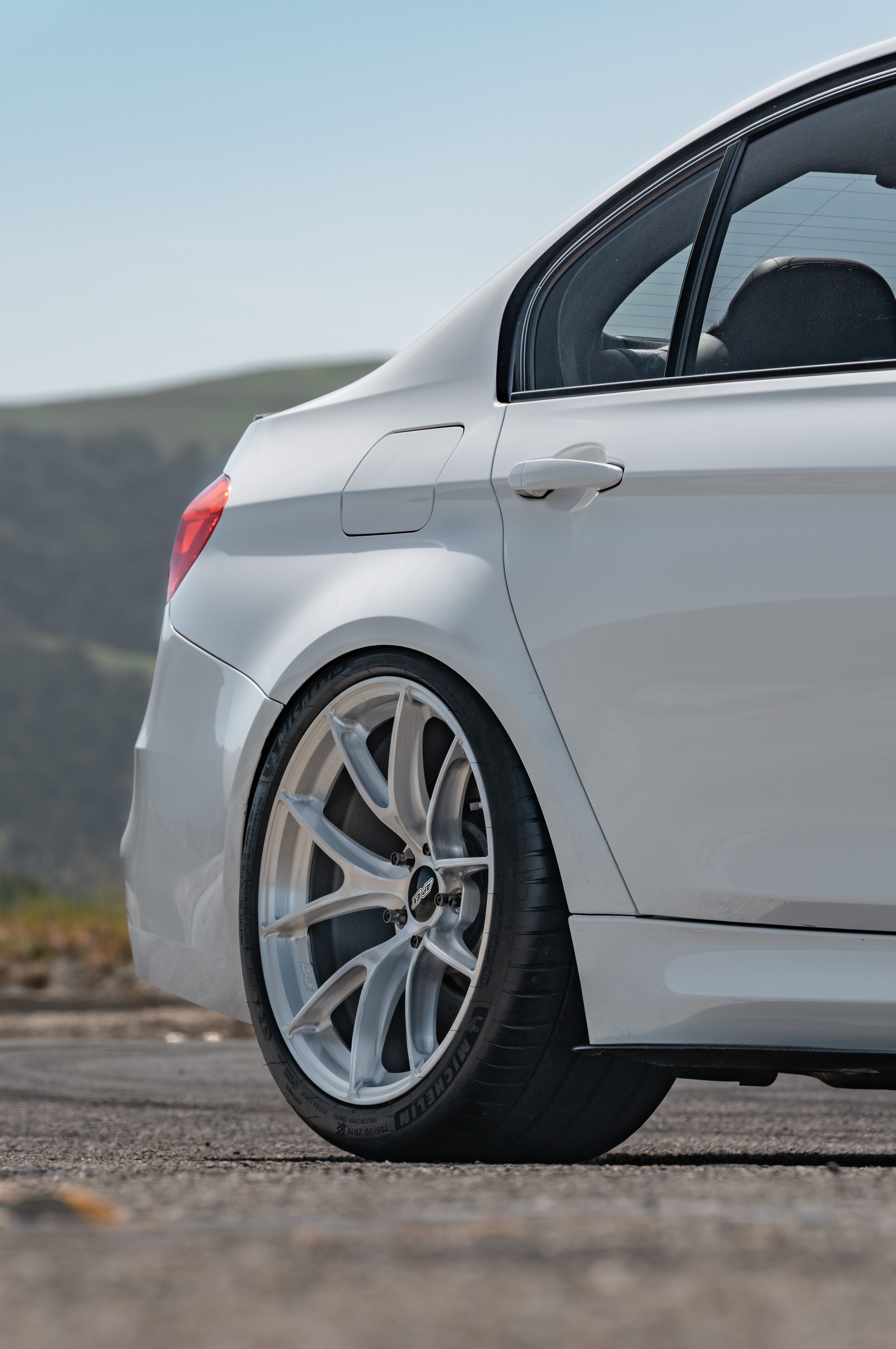 White BMW F80 M3 with 19" VS-5RS Apex wheels in Brushed Clear