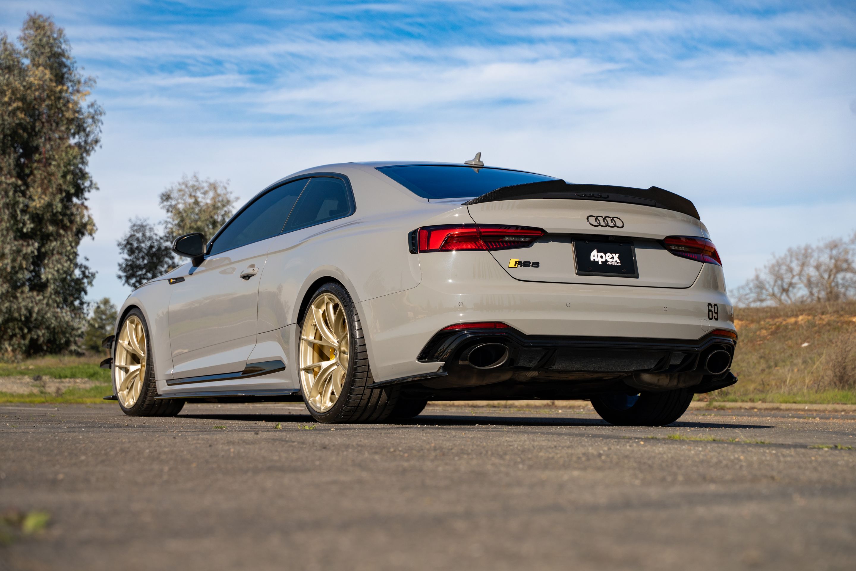 Grey Audi B9 RS 5 Coupe with 20" VS-5RS Apex wheels in Motorsport Gold