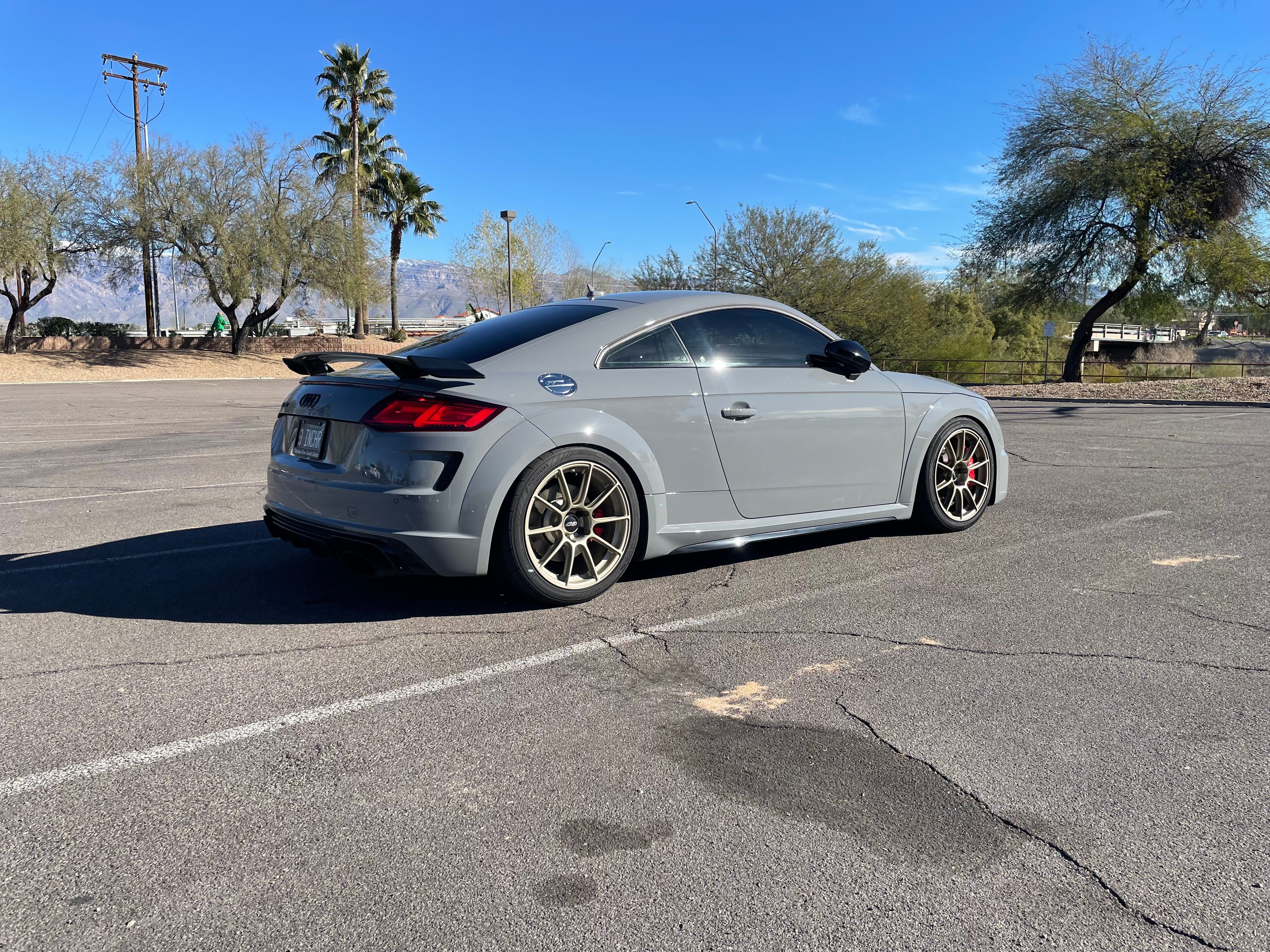 Audi FV/8S TT RS with 18