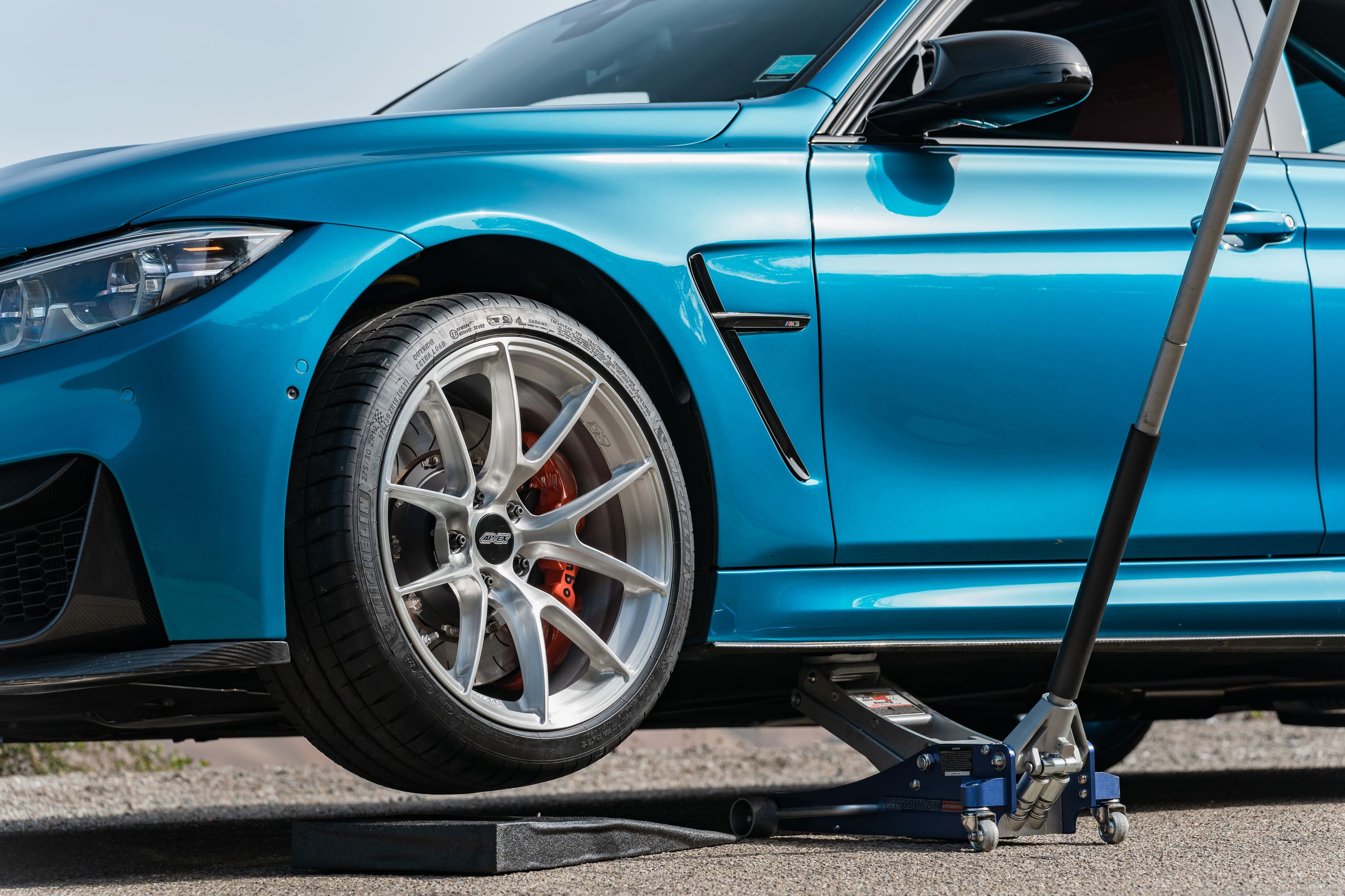 Blue BMW F80 M3 with 19" VS-5RS Apex wheels in Brushed Clear