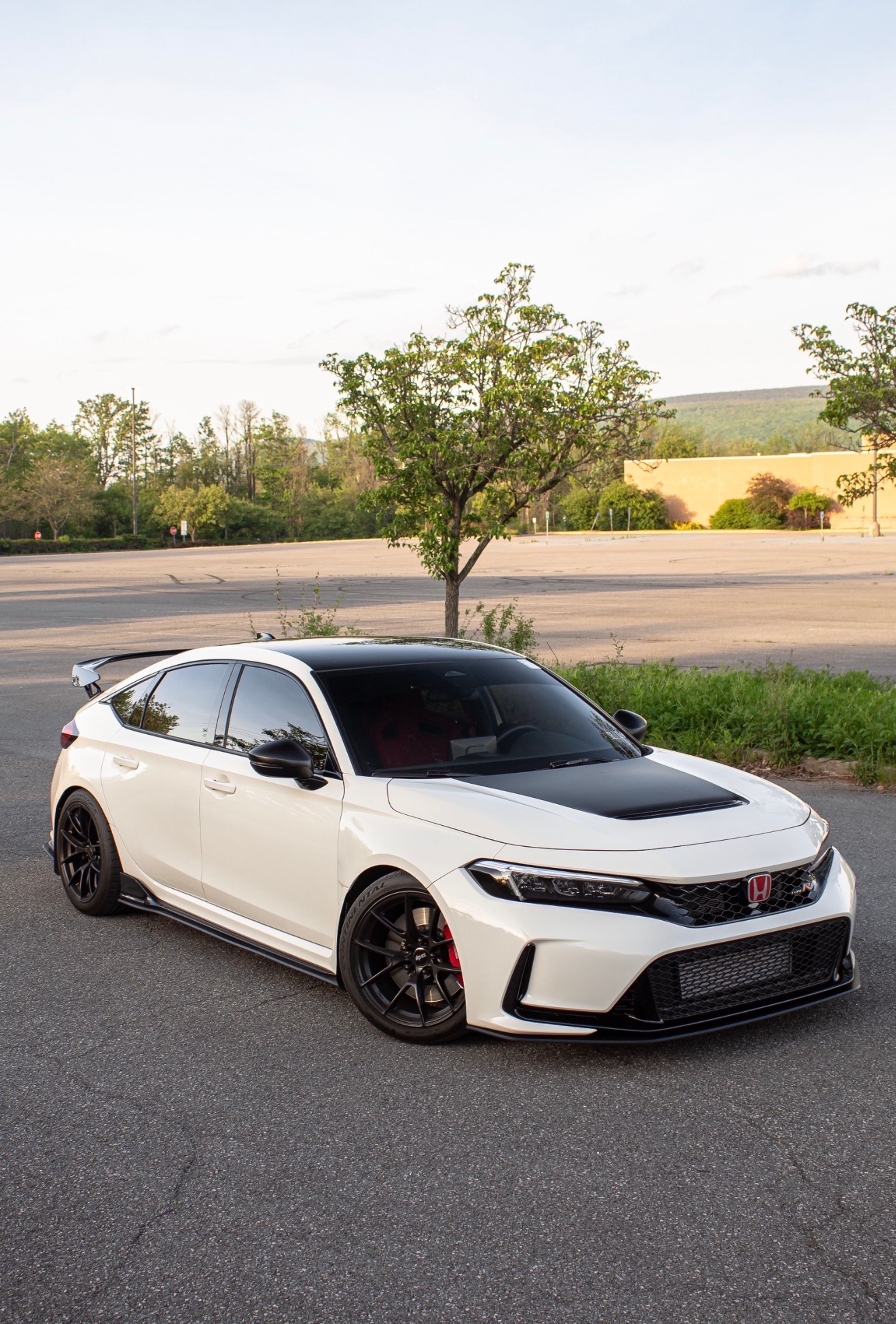 White Honda FL5 Civic Type-R with 18" VS-5RS Apex wheels in Satin Black