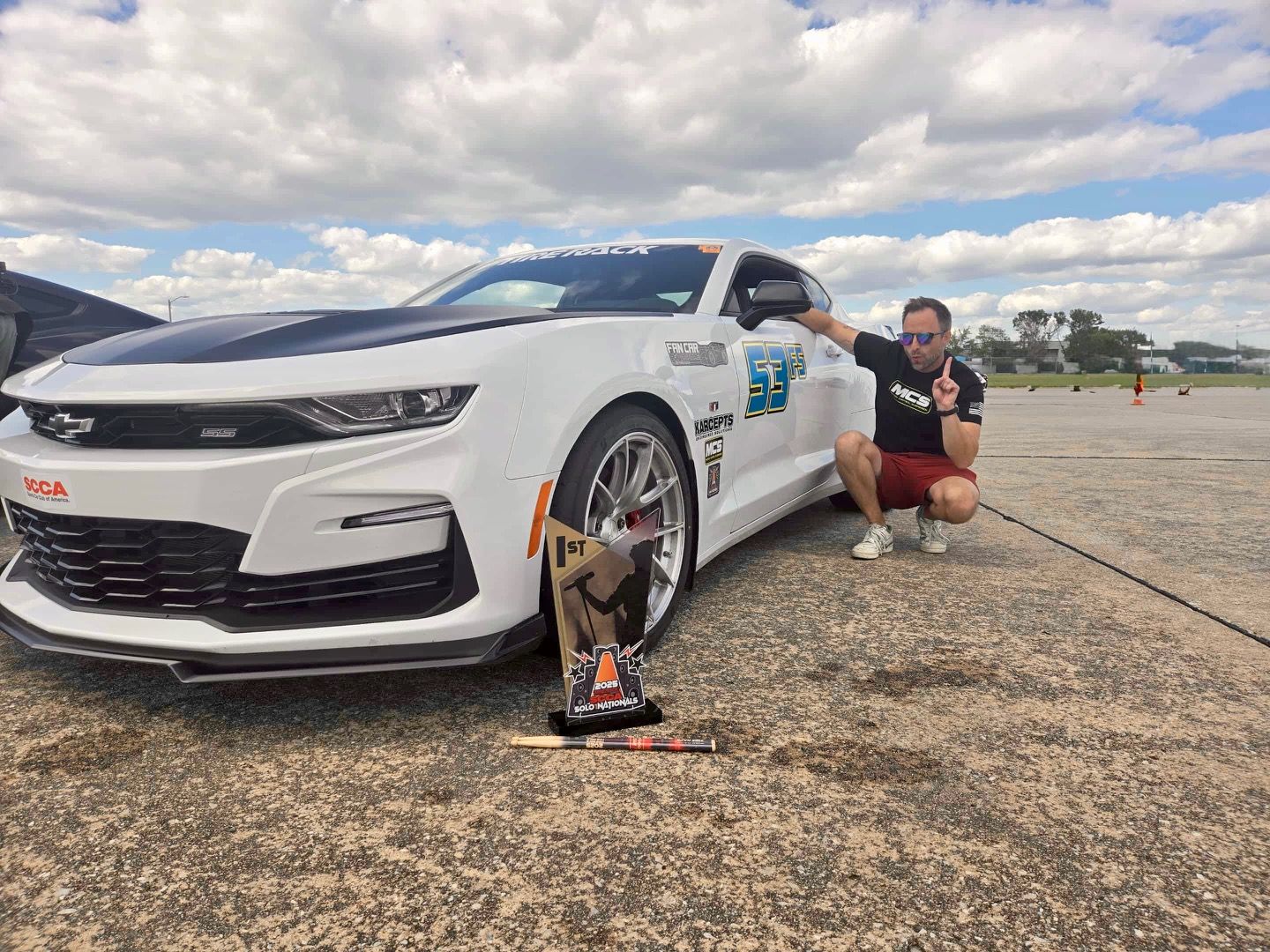 White Chevrolet 6th Gen Camaro SS with 19" VS-5RS Apex wheels in Brushed Clear