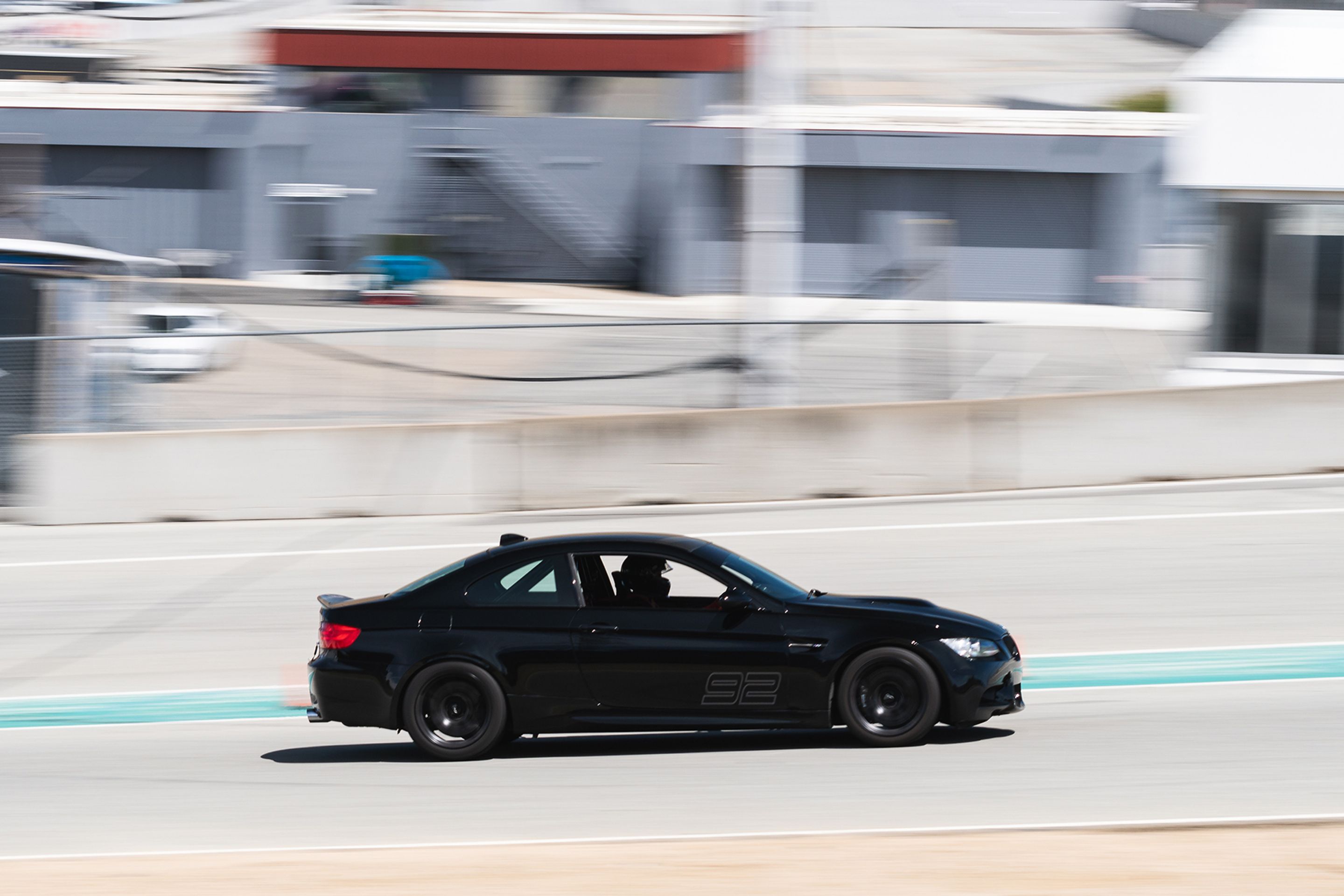 White Porsche 911 996 GT2 with 20" FL-5 Apex wheels in Brushed Clear
