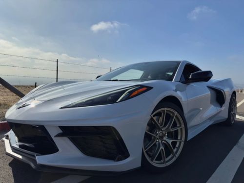 White Chevrolet Corvette - VS-5RS in Motorsport Gold