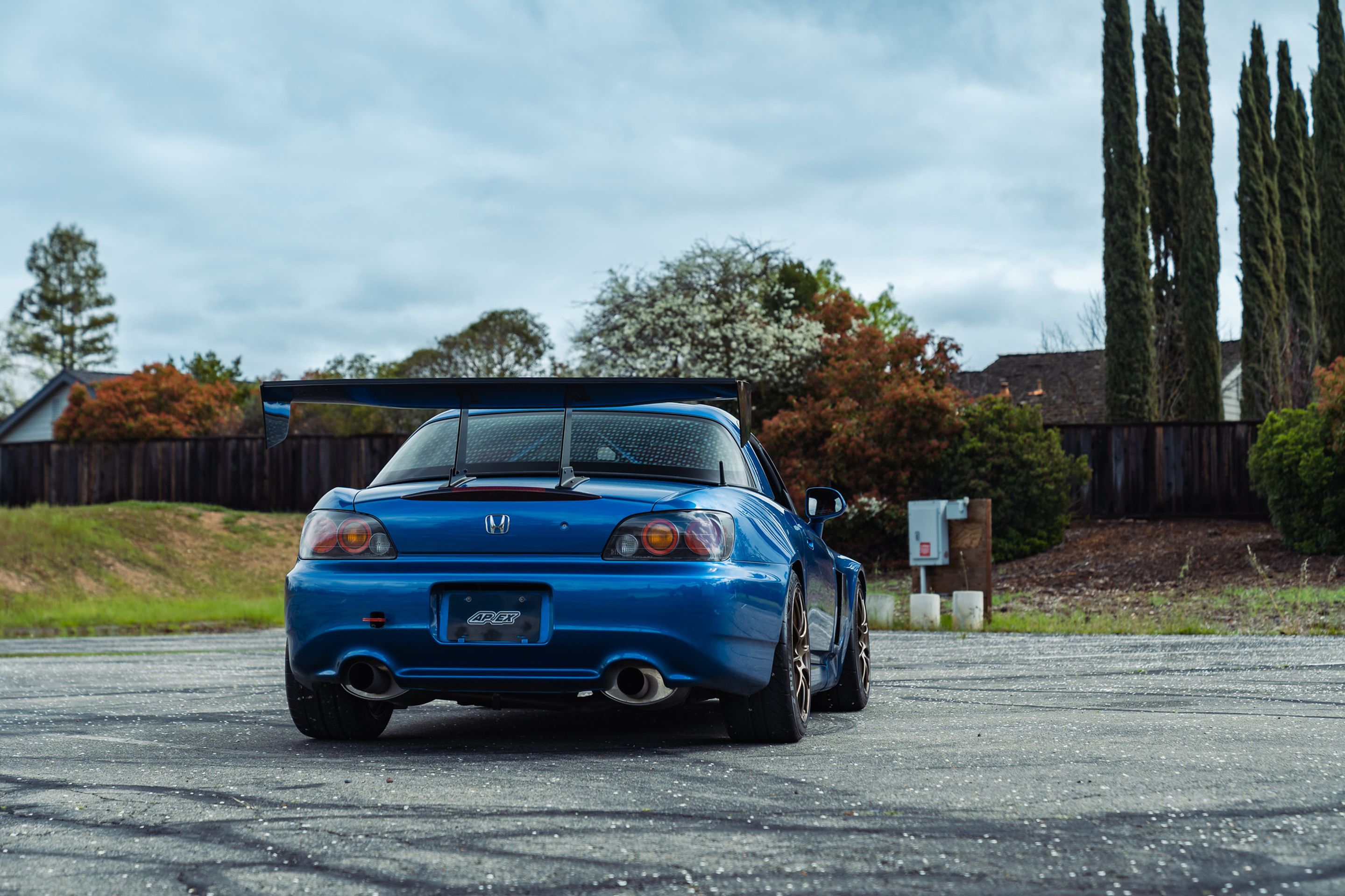 Blue Honda S2000 with 17" SM-10RS Apex wheels in Satin Bronze