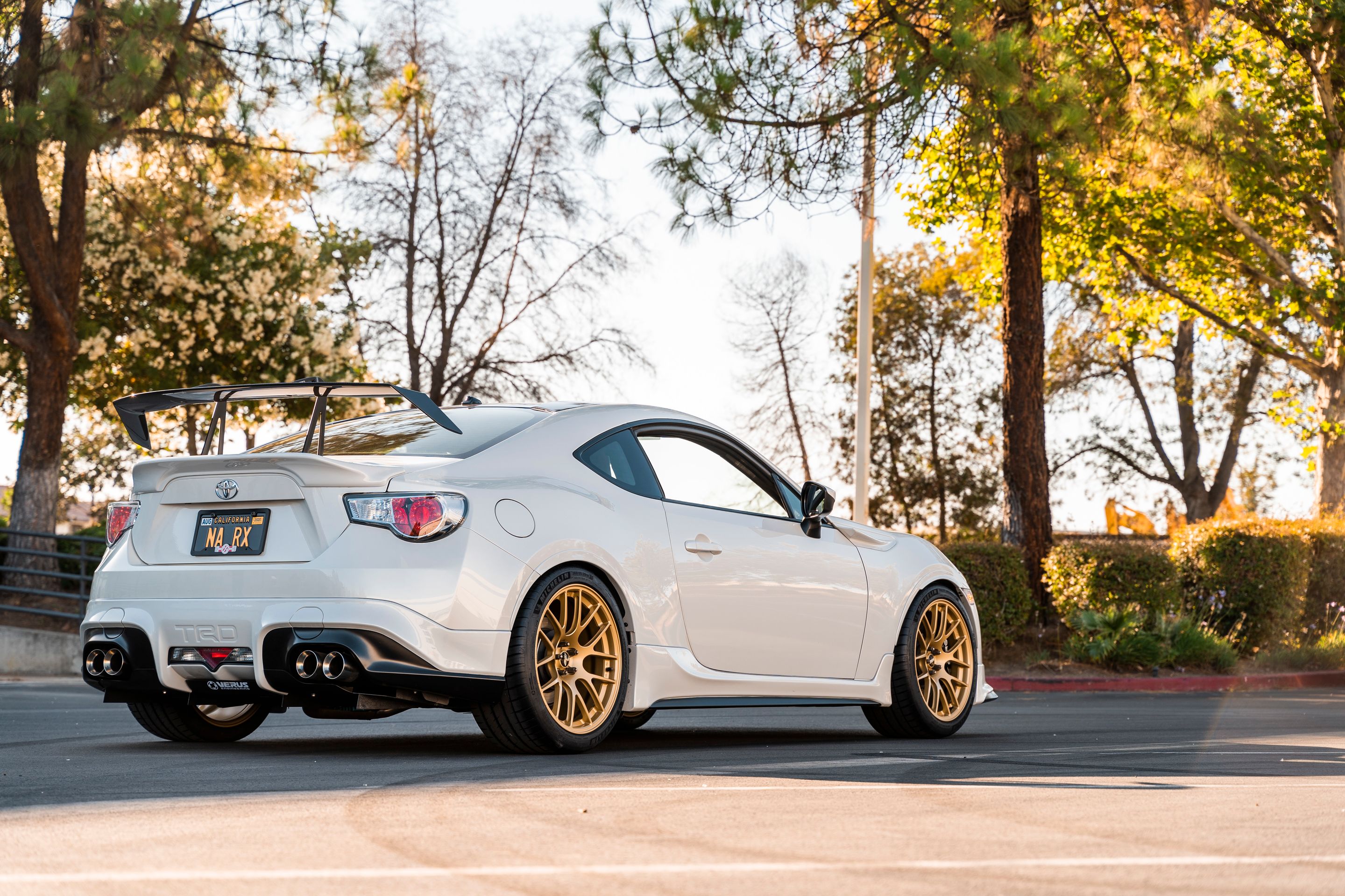 White Scion FR-S with 18" EC-7R Apex wheels in Satin Gold