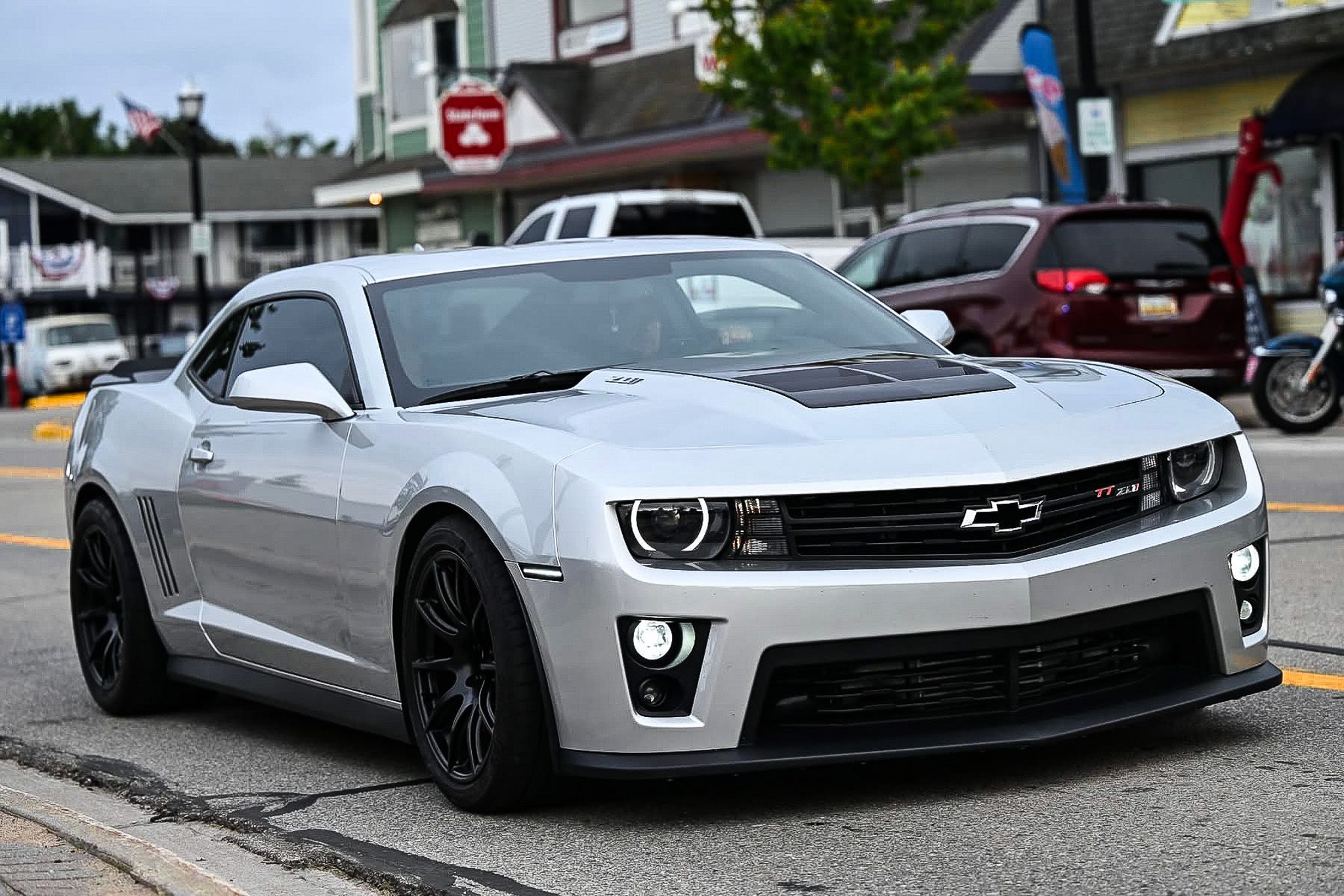 Silver Chevrolet Camaro - SM-10 in Satin Black