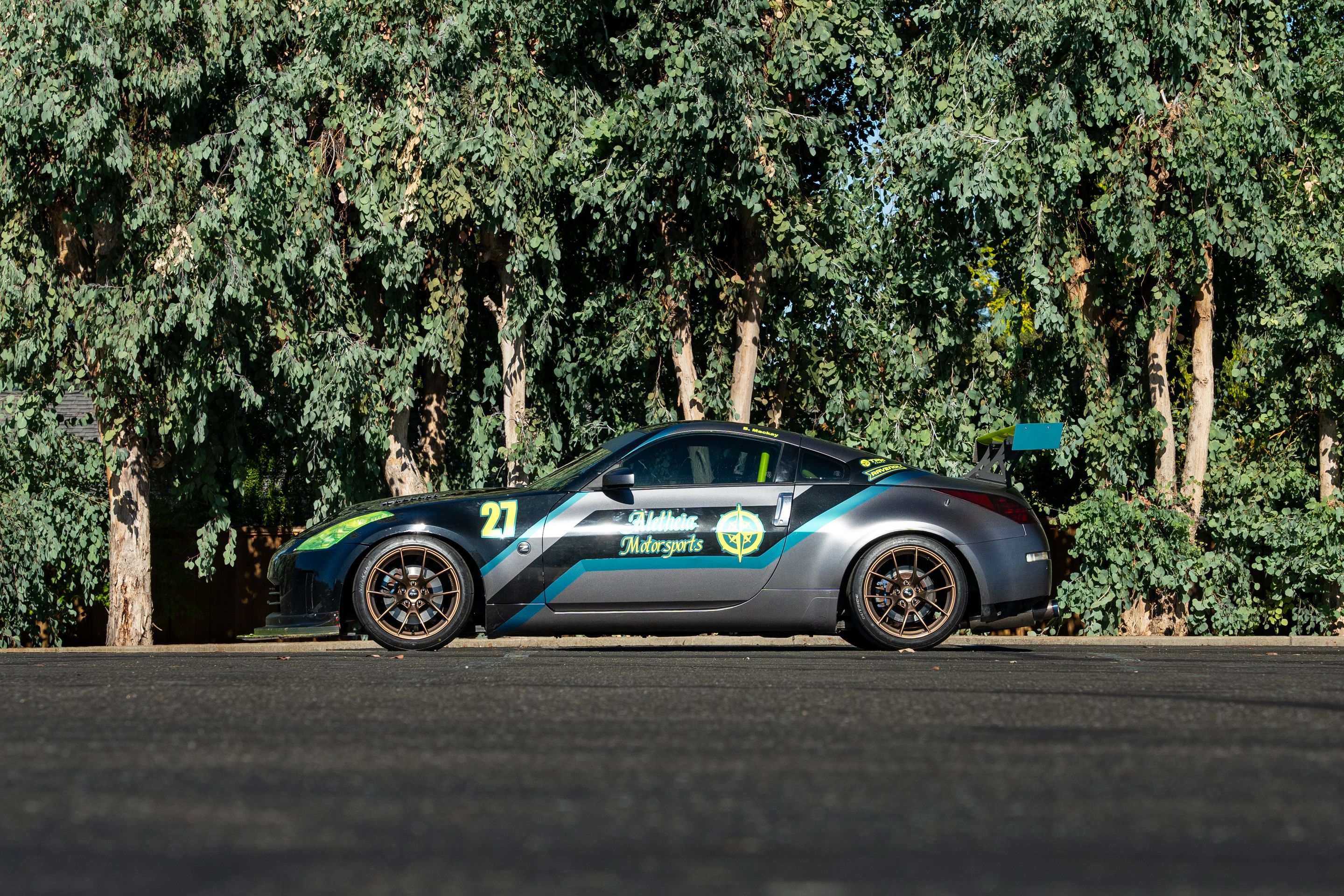 Grey Nissan 350Z with 18" VS-5RS Apex wheels in Satin Bronze