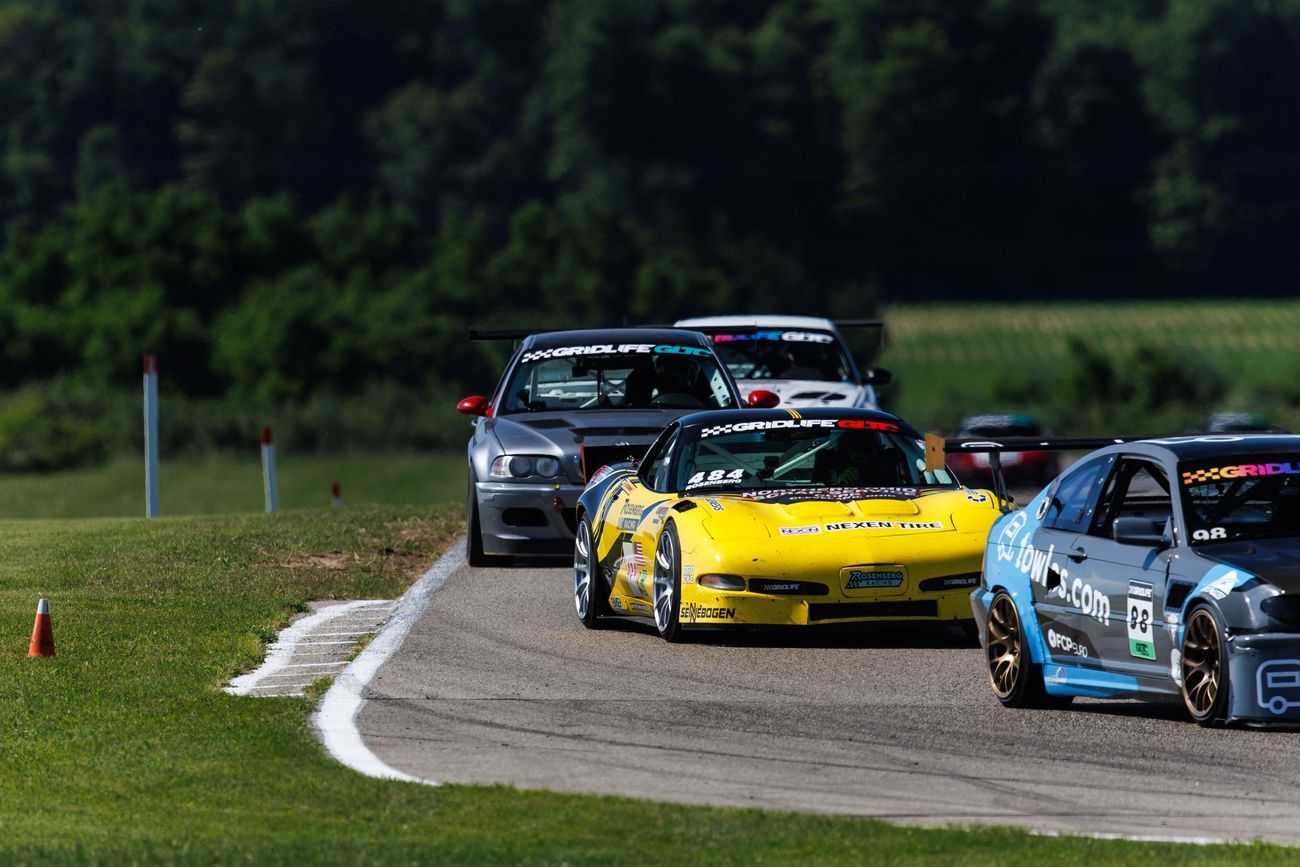 Yellow Chevrolet C5 Corvette Base/Z51 with 19" SM-10 Apex wheels in Race Silver
