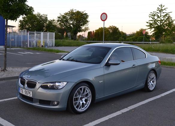 BMW E92 Coupe 3 Series with 18" EC-7 in Race Silver
