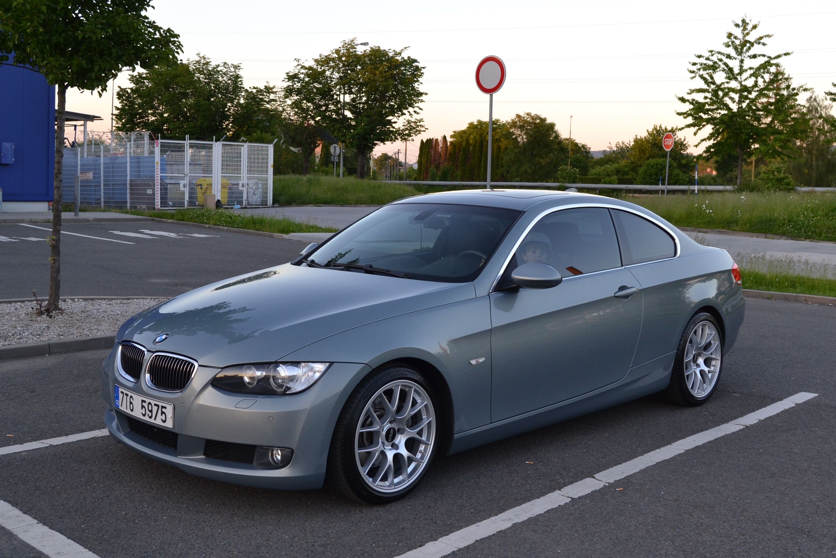 Grey BMW E92 Coupe 3 Series with 18" EC-7 Apex wheels in Race Silver