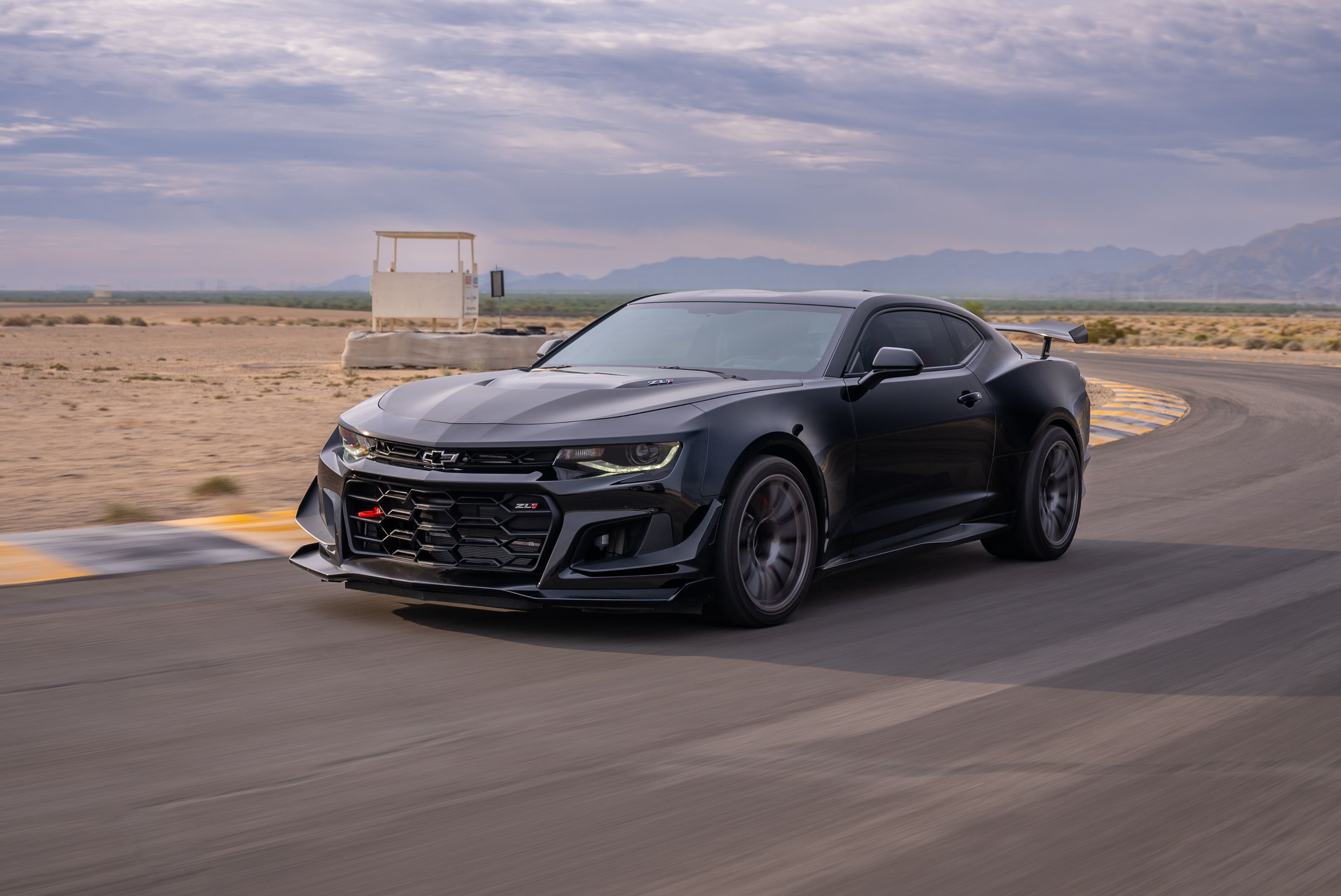 Black Chevrolet 6th Gen Camaro ZL1 1LE with 19" SM-10 Apex wheels in Anthracite