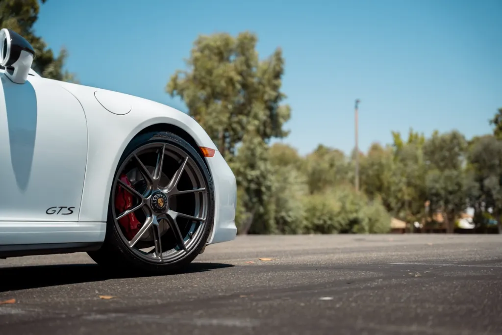 Porsche 911 991.2 Carrera GTS with 20
