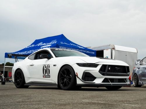 White Ford Mustang - VS-5RS in Satin Black